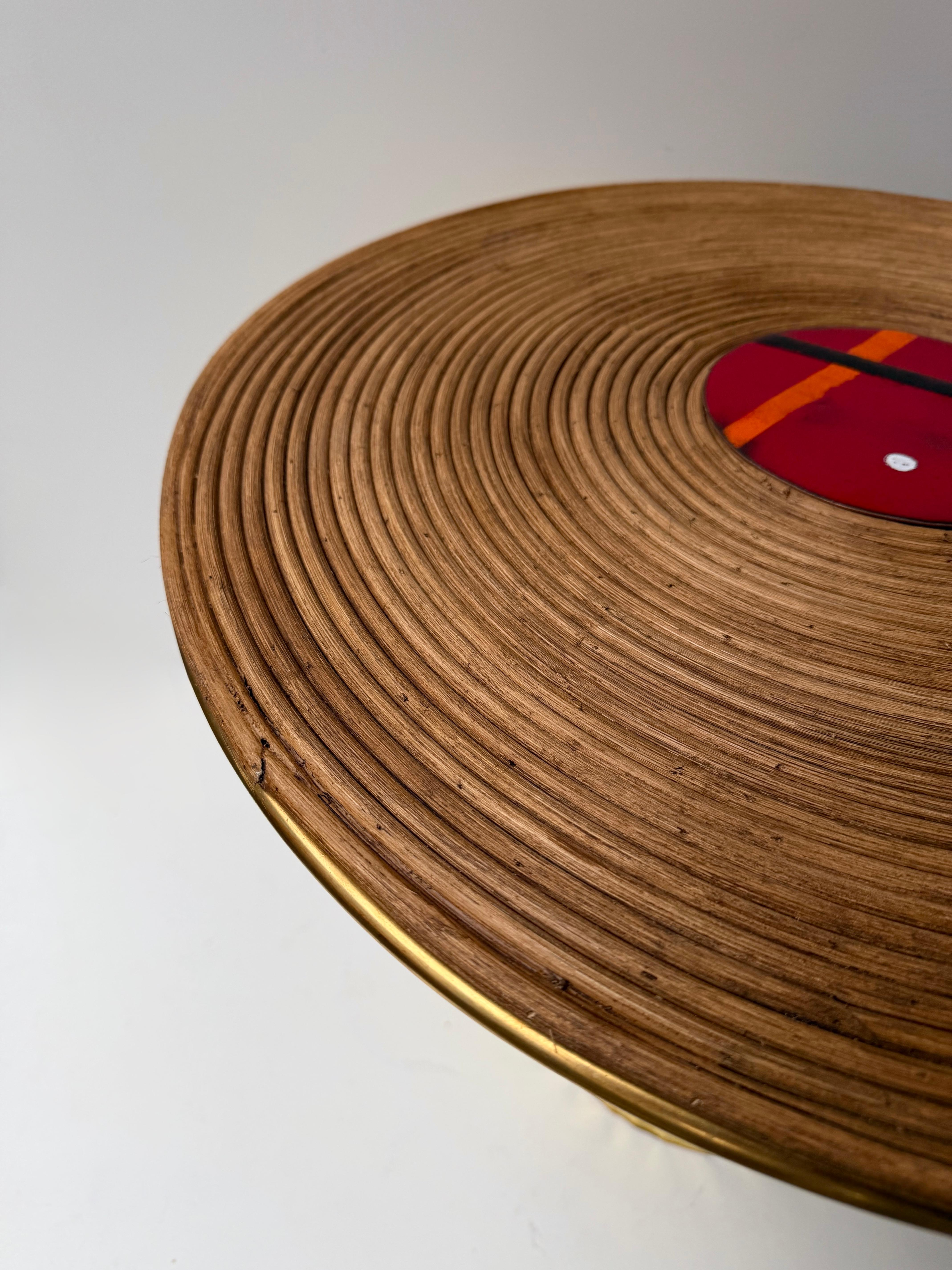 Contemporary Pair of Hammered Brass Rattan Enamel Metal Side Tables, Italy For Sale 5