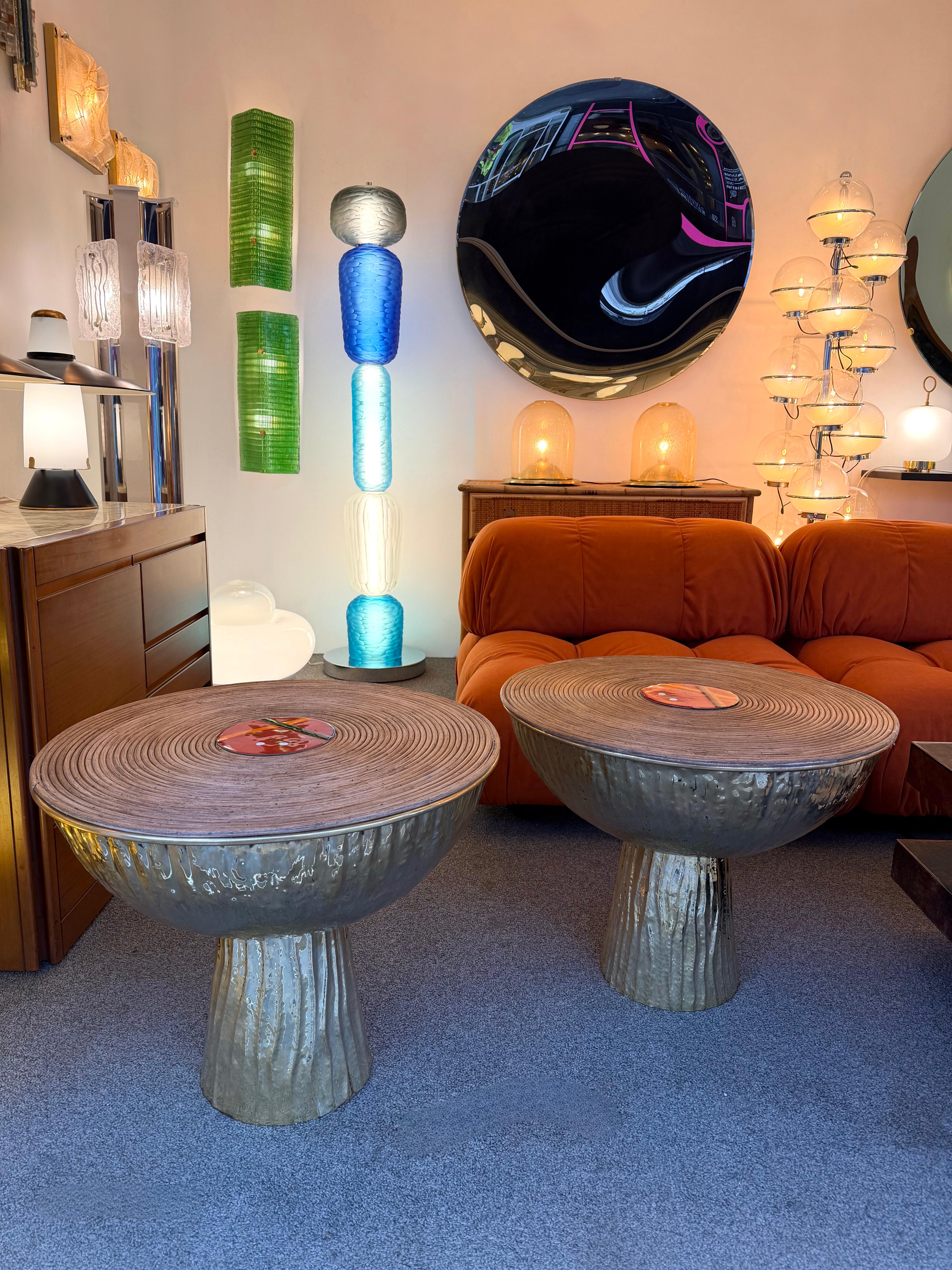 Contemporary Pair of Hammered Brass Rattan Enamel Metal Side Tables, Italy For Sale 6