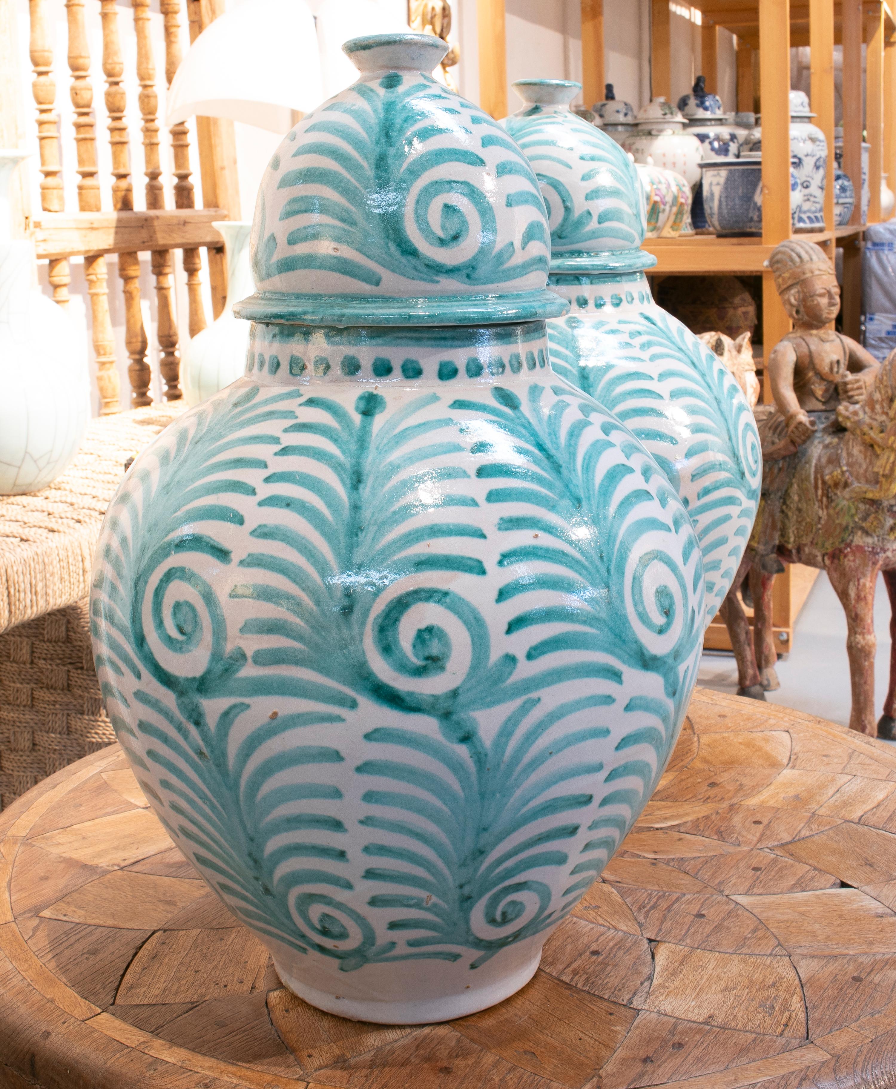 Contemporary Pair of Hand Painted Glazed Terracotta Vases with Lids In New Condition In Marbella, ES