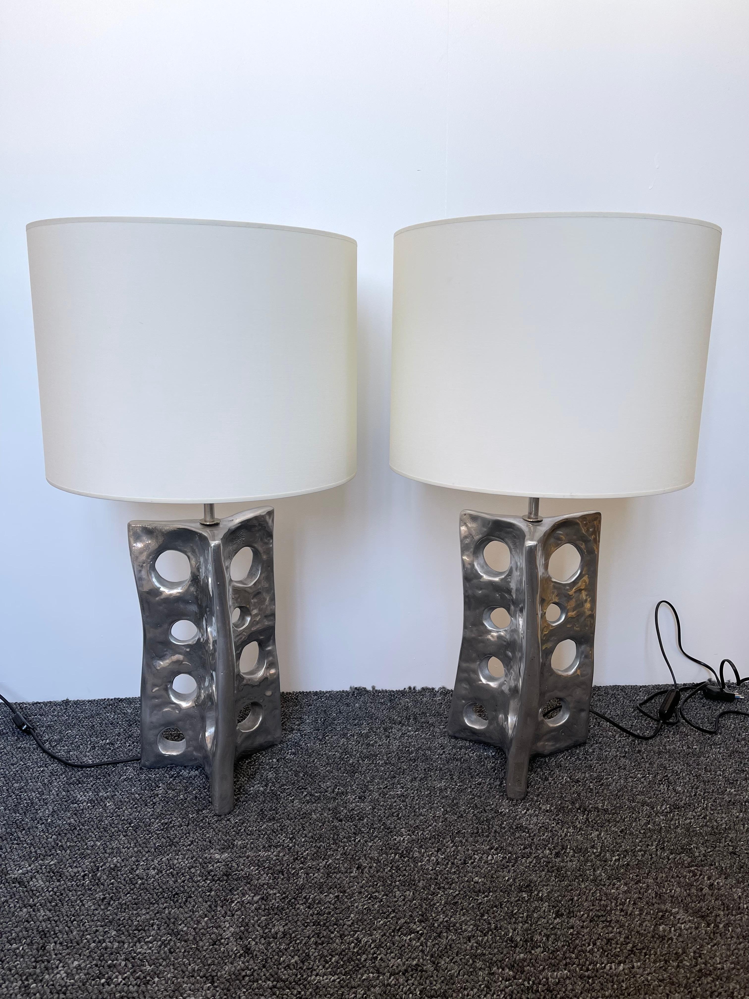 Contemporary Pair of Holey Cast Silver Metal Lamps, Italy For Sale 3