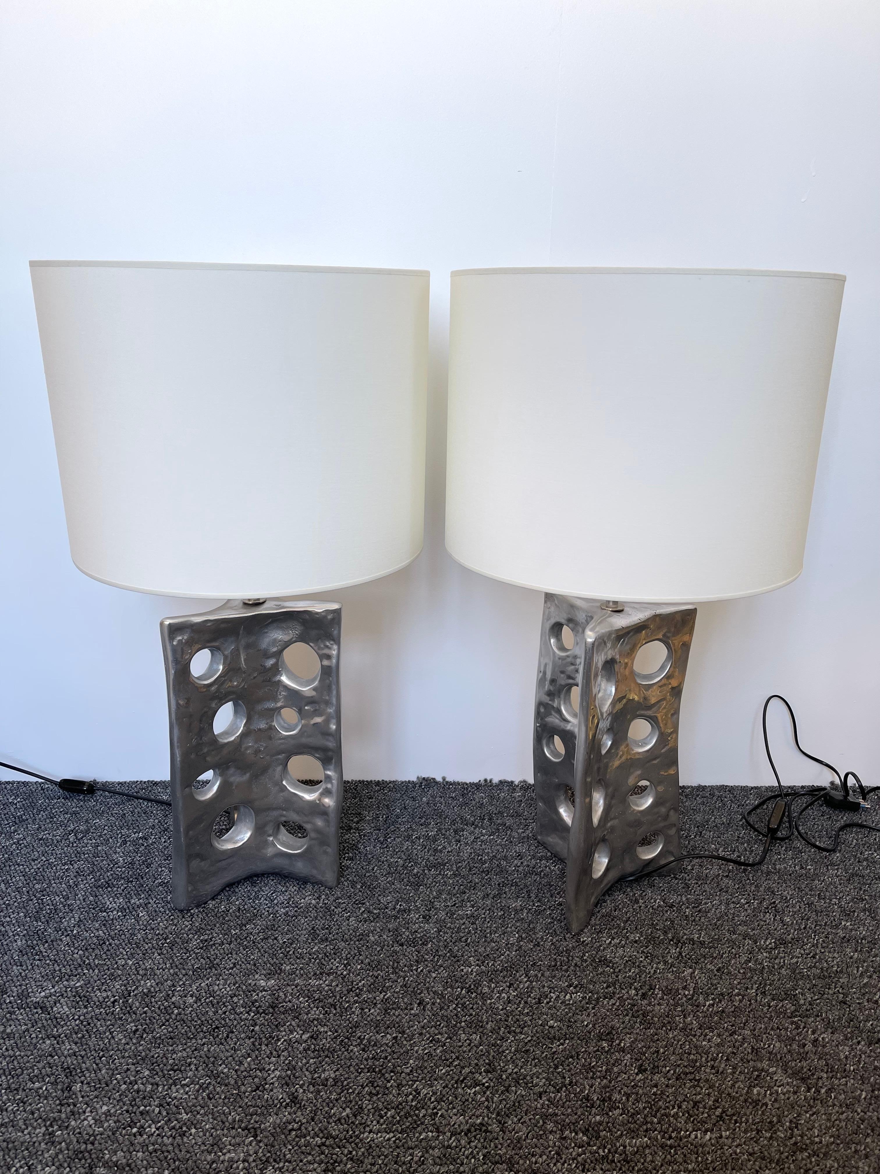 Contemporary Pair of Holey Cast Silver Metal Lamps, Italy For Sale 4