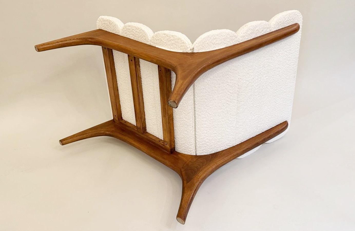 Contemporary Pair of Italian Armchairs (21. Jahrhundert und zeitgenössisch) im Angebot