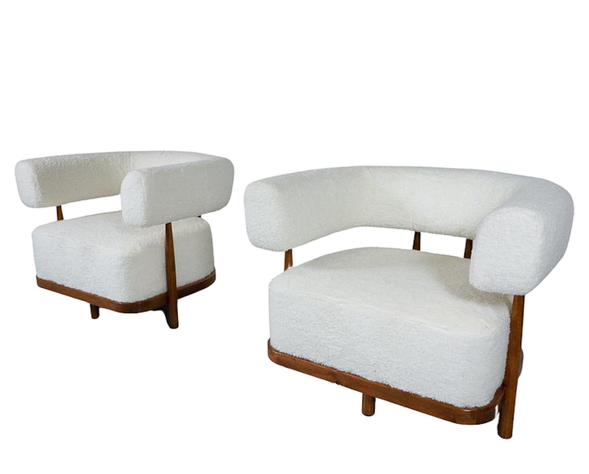 Contemporary Pair of Italian Armchairs, Wood and White Boucle Fabric For Sale 1