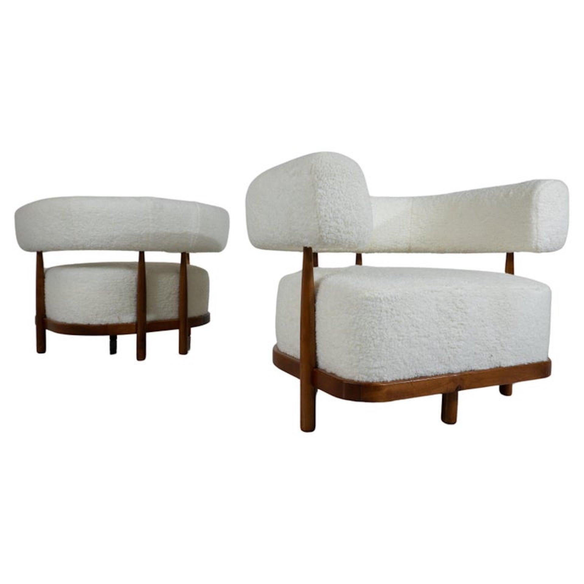 Contemporary Pair of Italian Armchairs, Wood and White Boucle Fabric For Sale 2