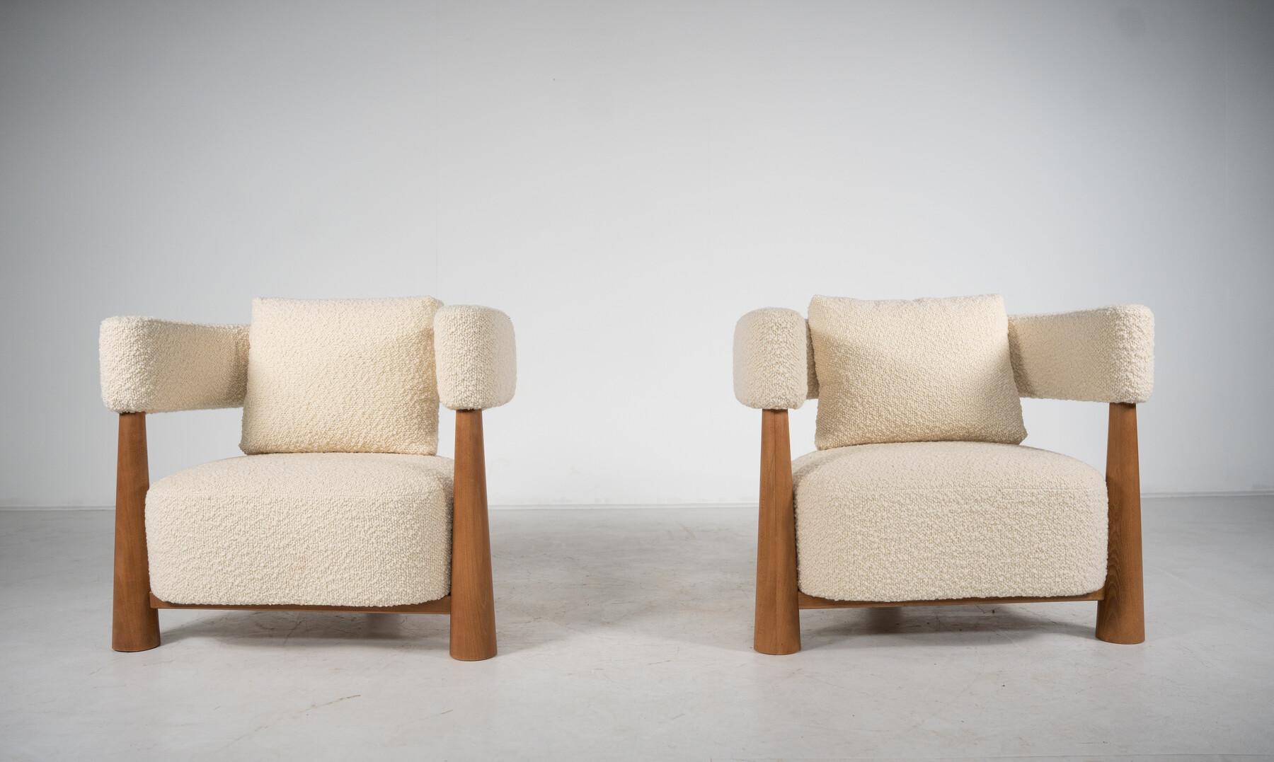 Contemporary Pair of Italian Armchairs, Wood and White Boucle Fabric For Sale 1