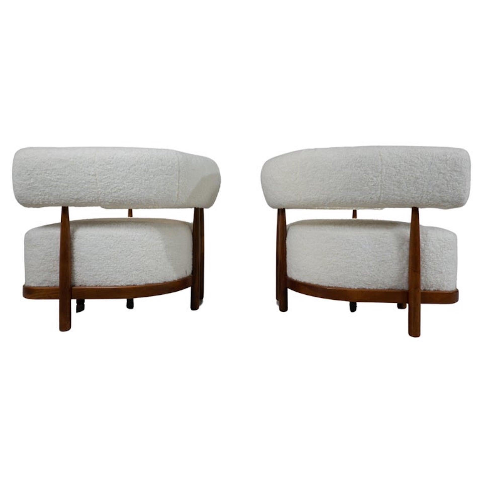 Contemporary Pair of Italian Armchairs, Wood and White Boucle Fabric For Sale 3