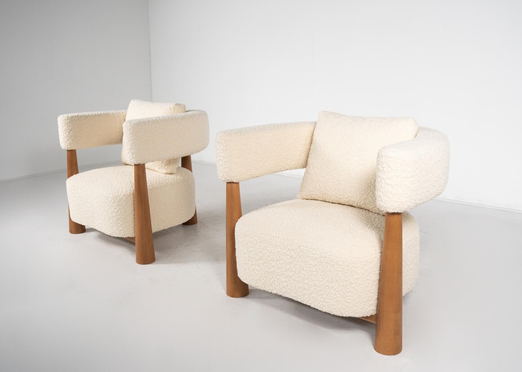Contemporary Pair of Italian Armchairs, Wood and White Boucle Fabric For Sale 2
