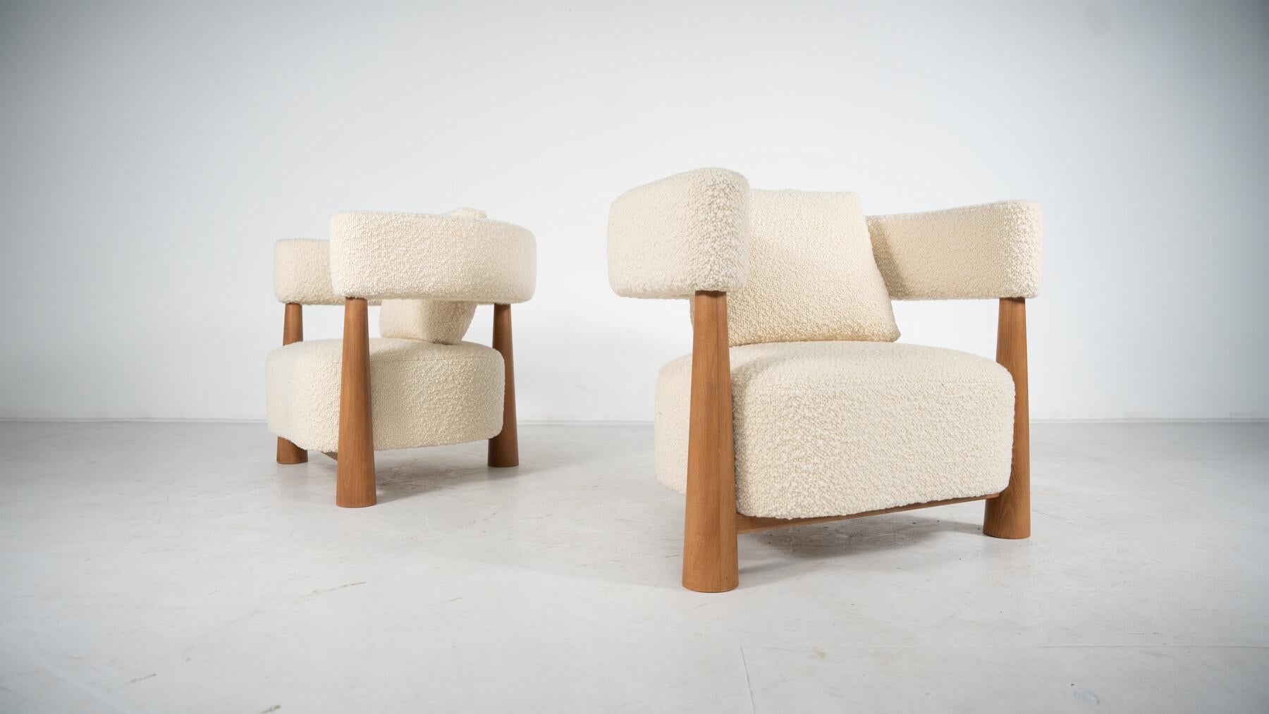 Contemporary Pair of Italian Armchairs, Wood and White Boucle Fabric For Sale 4