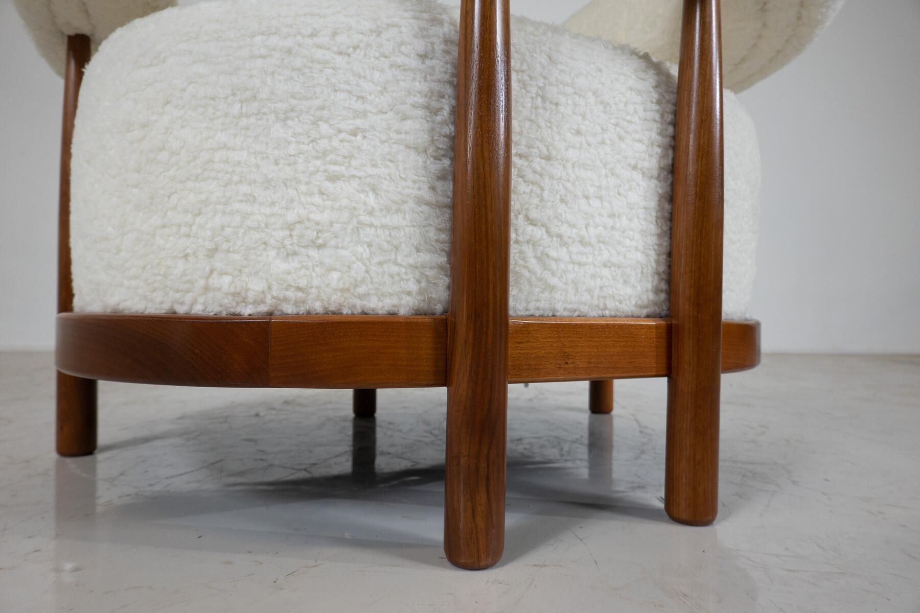 Paire de fauteuils italiens contemporains, Wood et tissu bouclé blanc en vente 4