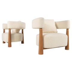 Paire de fauteuils italiens contemporains, Wood et tissu bouclé blanc