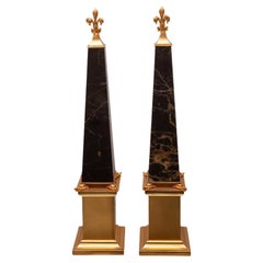Paire d'obélisques contemporains en bronze et marbre de Saint Laurent d'Italie