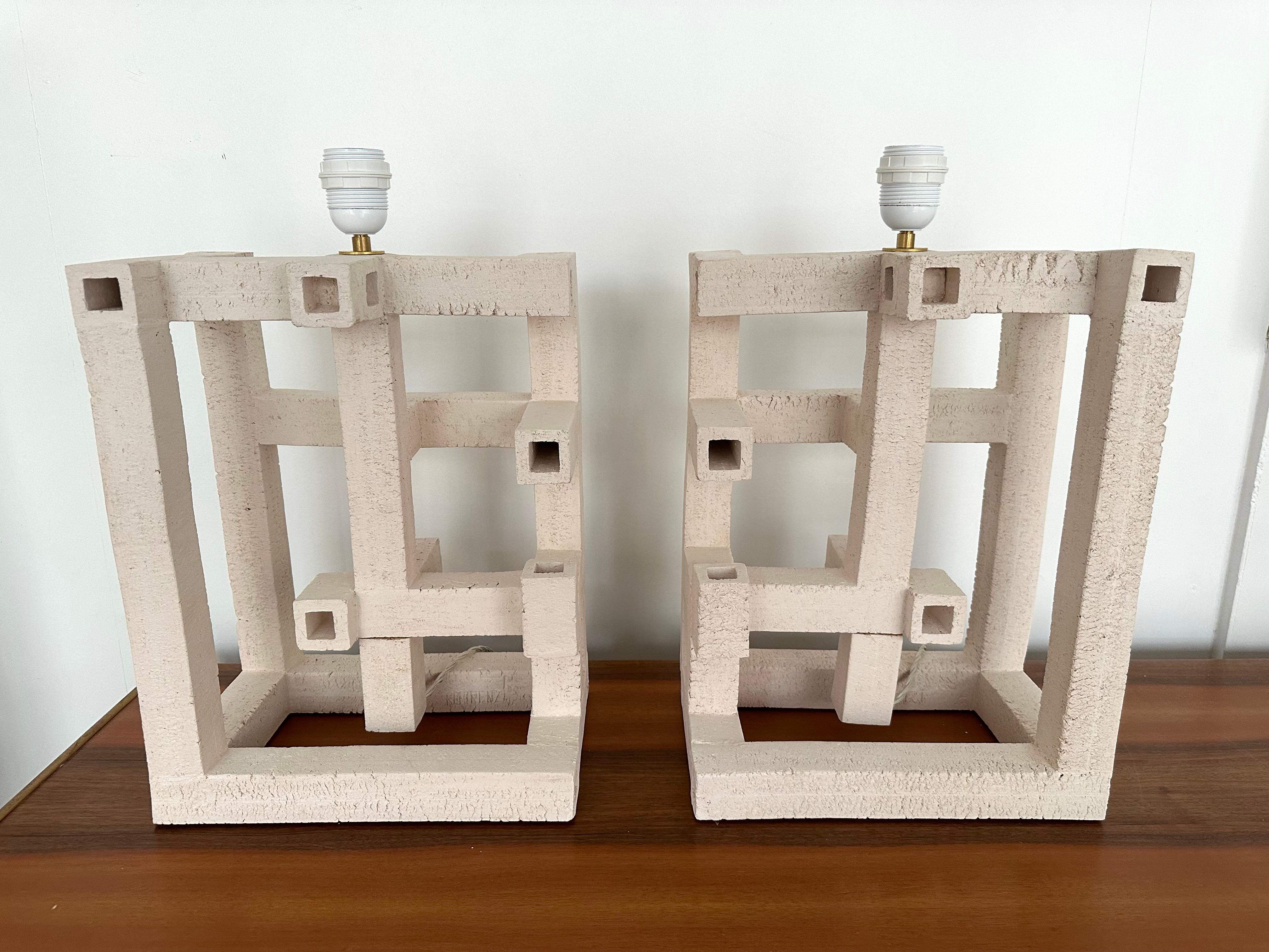 Zeitgenössisches Paar Labyrinth-Keramiklampen von Roberto Renzi. Italien im Angebot 3