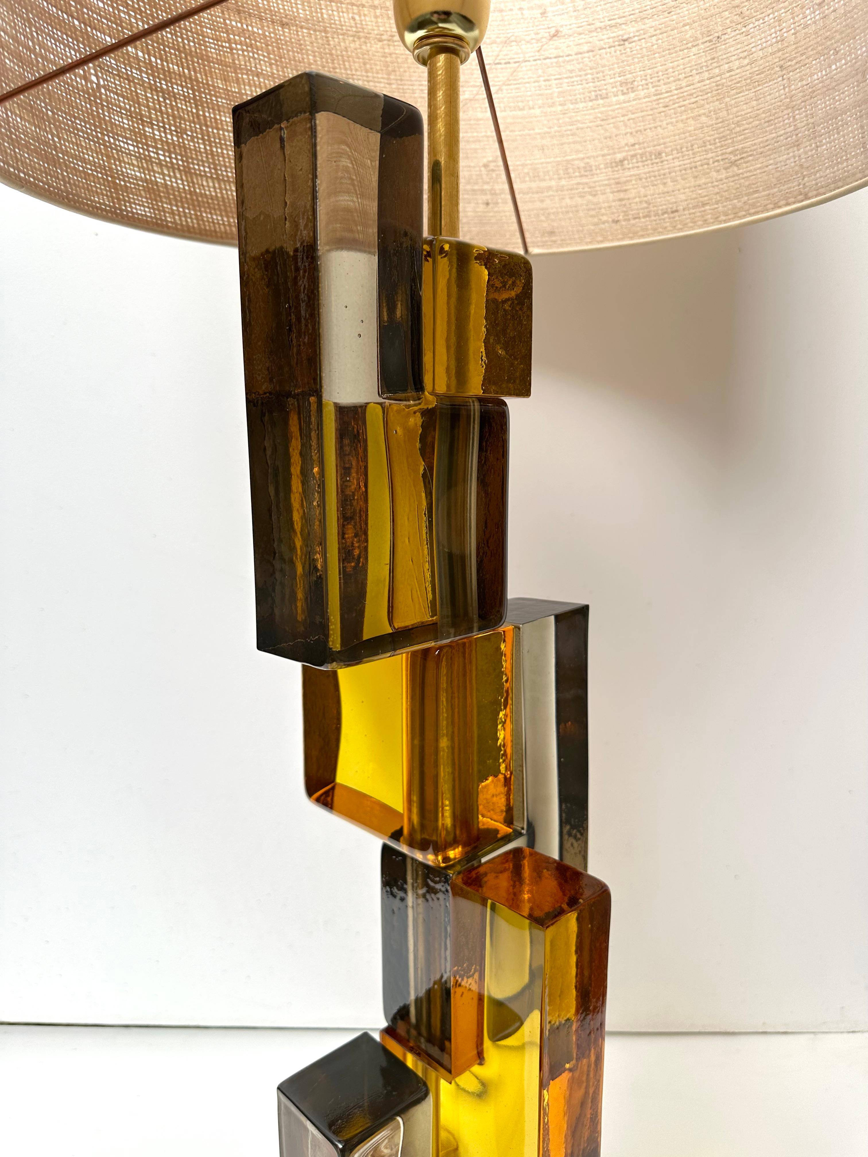 Contemporary Pair of Lamps Amber Smoke Cubic Murano Glass and Brass, Italy For Sale 4