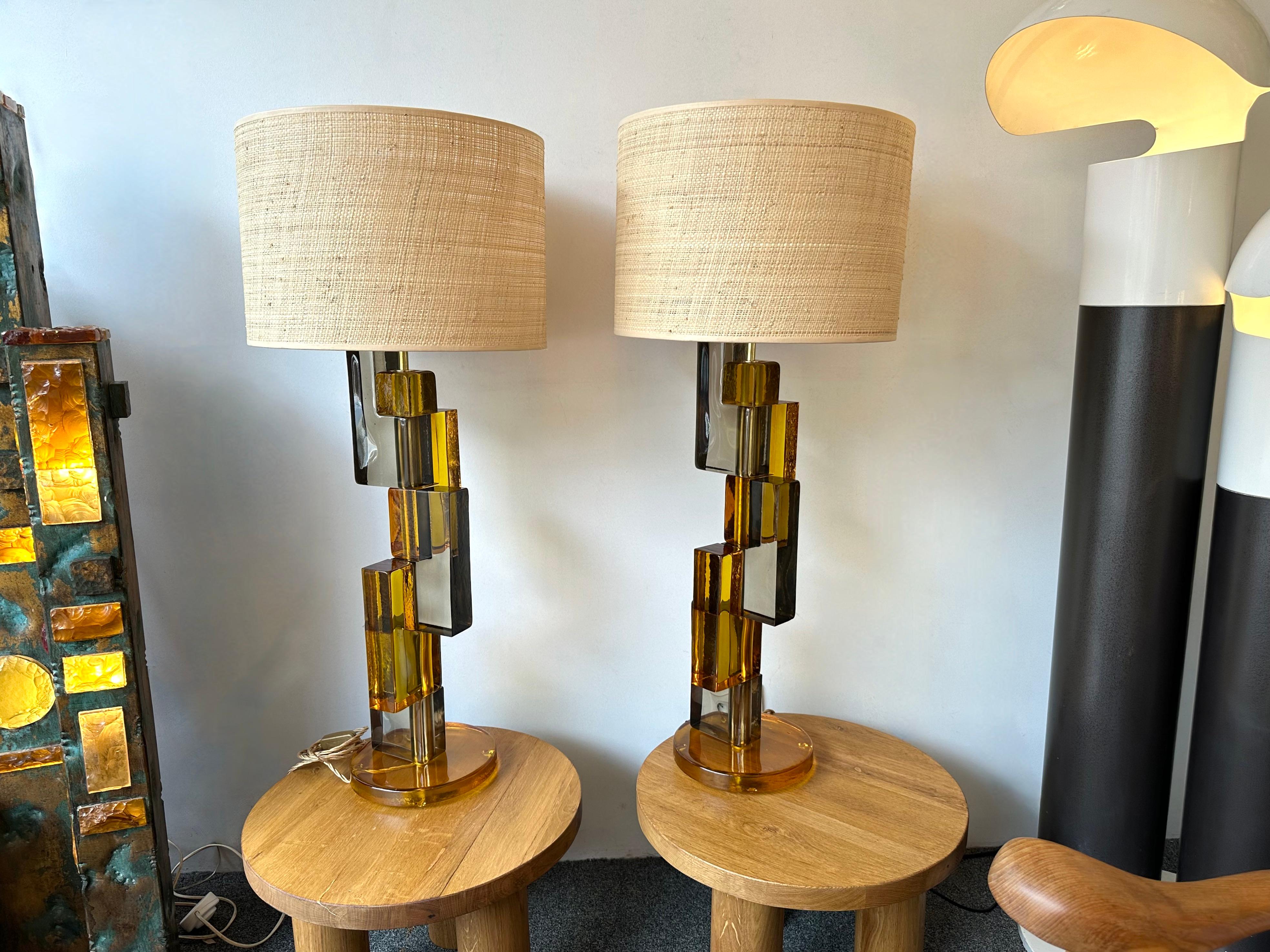 Pressed Contemporary Pair of Lamps Amber Smoke Cubic Murano Glass and Brass, Italy For Sale