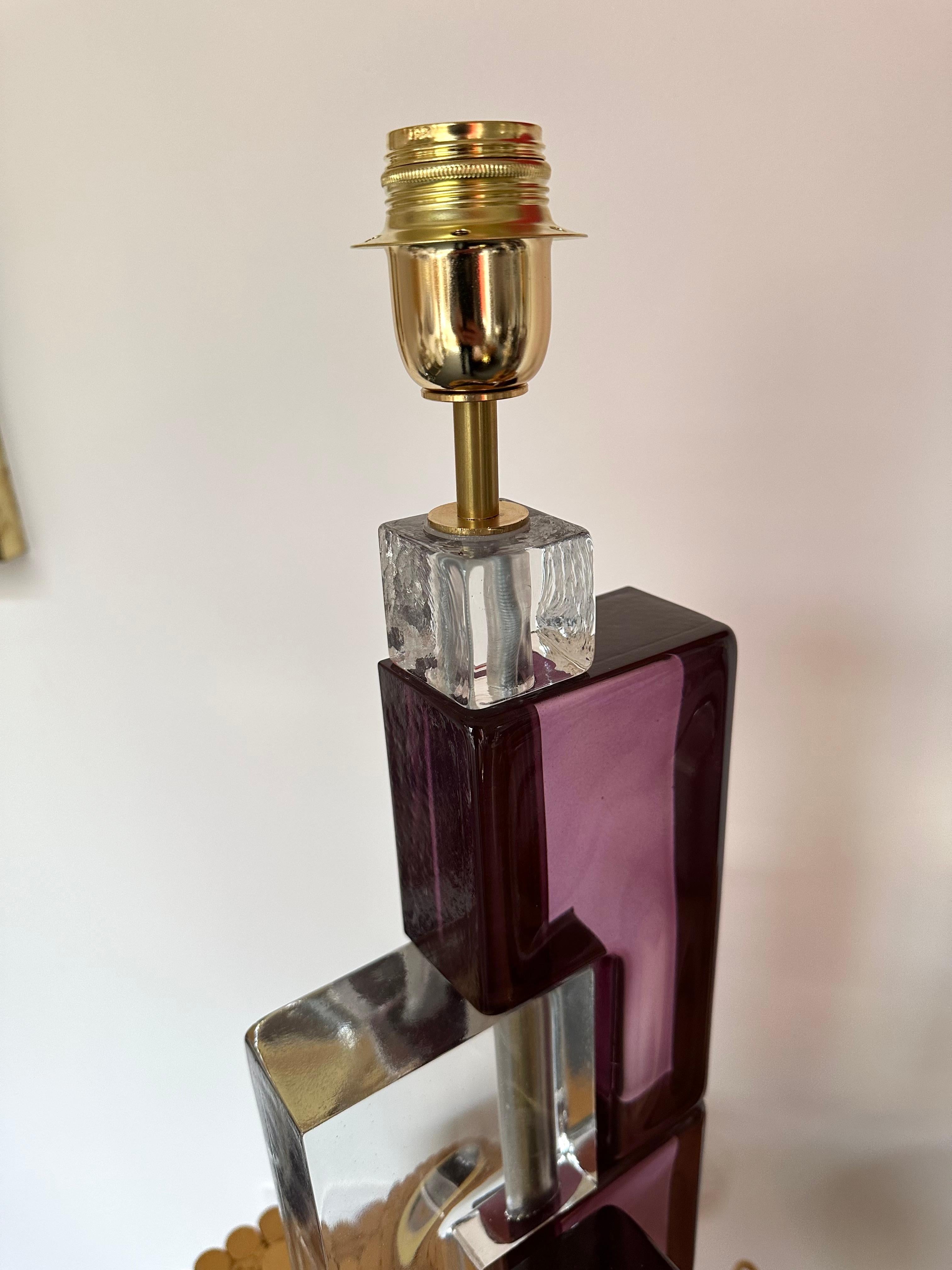 Contemporary Pair of Lamps Amethyst Cubic Murano Glass and Brass, Italy For Sale 4