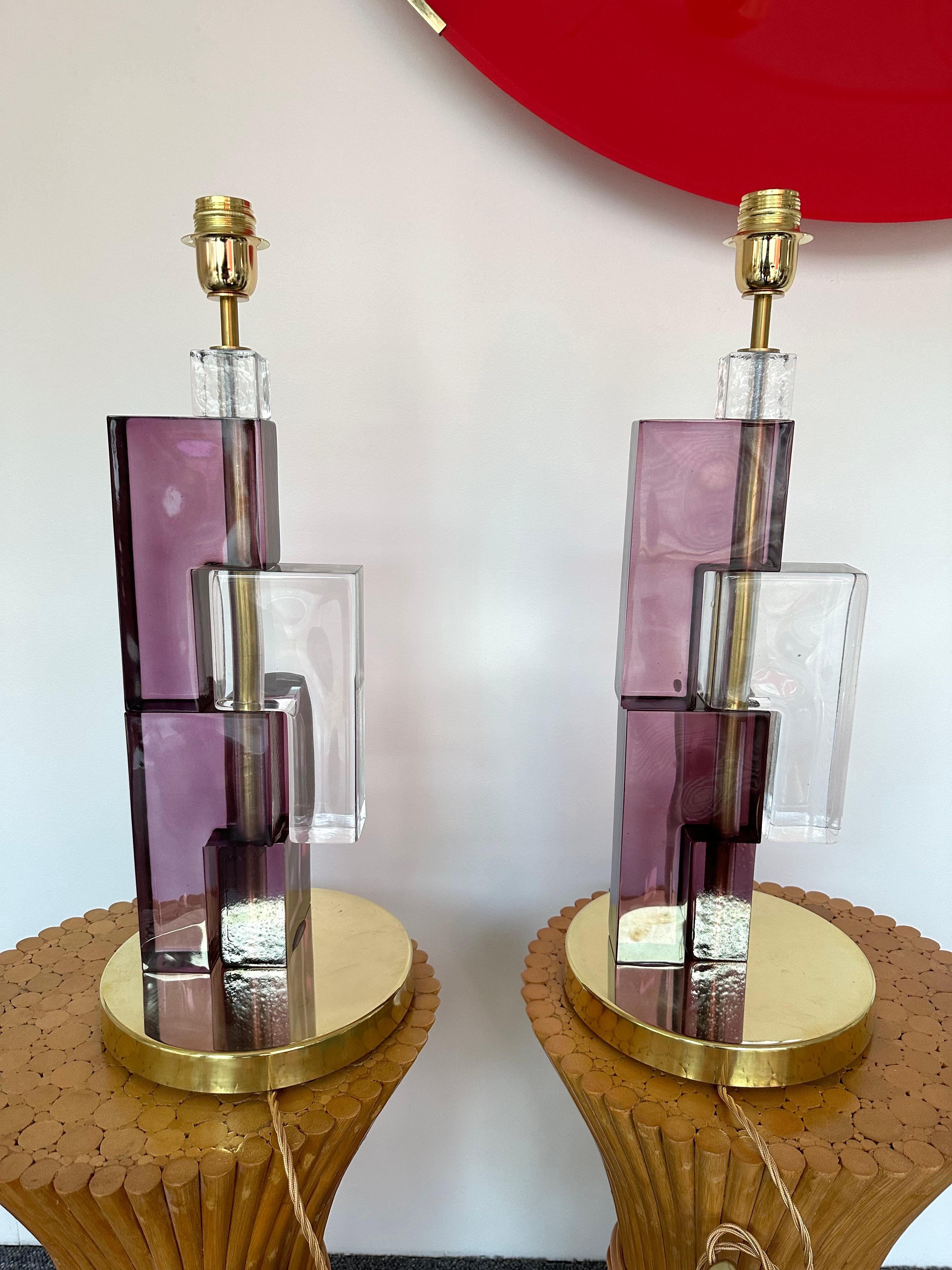 Contemporary Pair of Lamps Amethyst Cubic Murano Glass and Brass, Italy For Sale 6