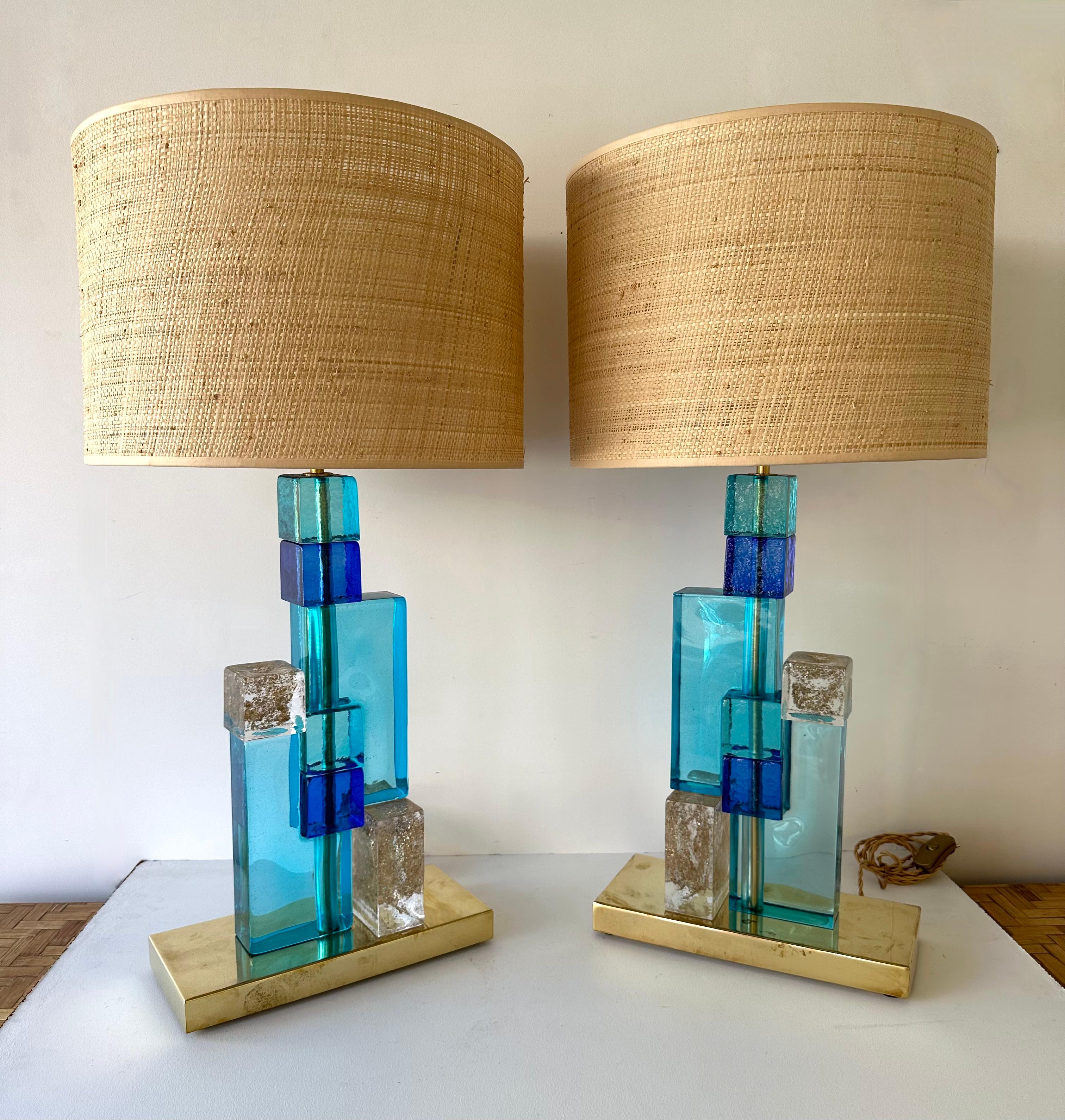 Contemporary Pair of Lamps Blue Gold Powder Cubic Murano Glass and Brass, Italy In New Condition For Sale In SAINT-OUEN, FR