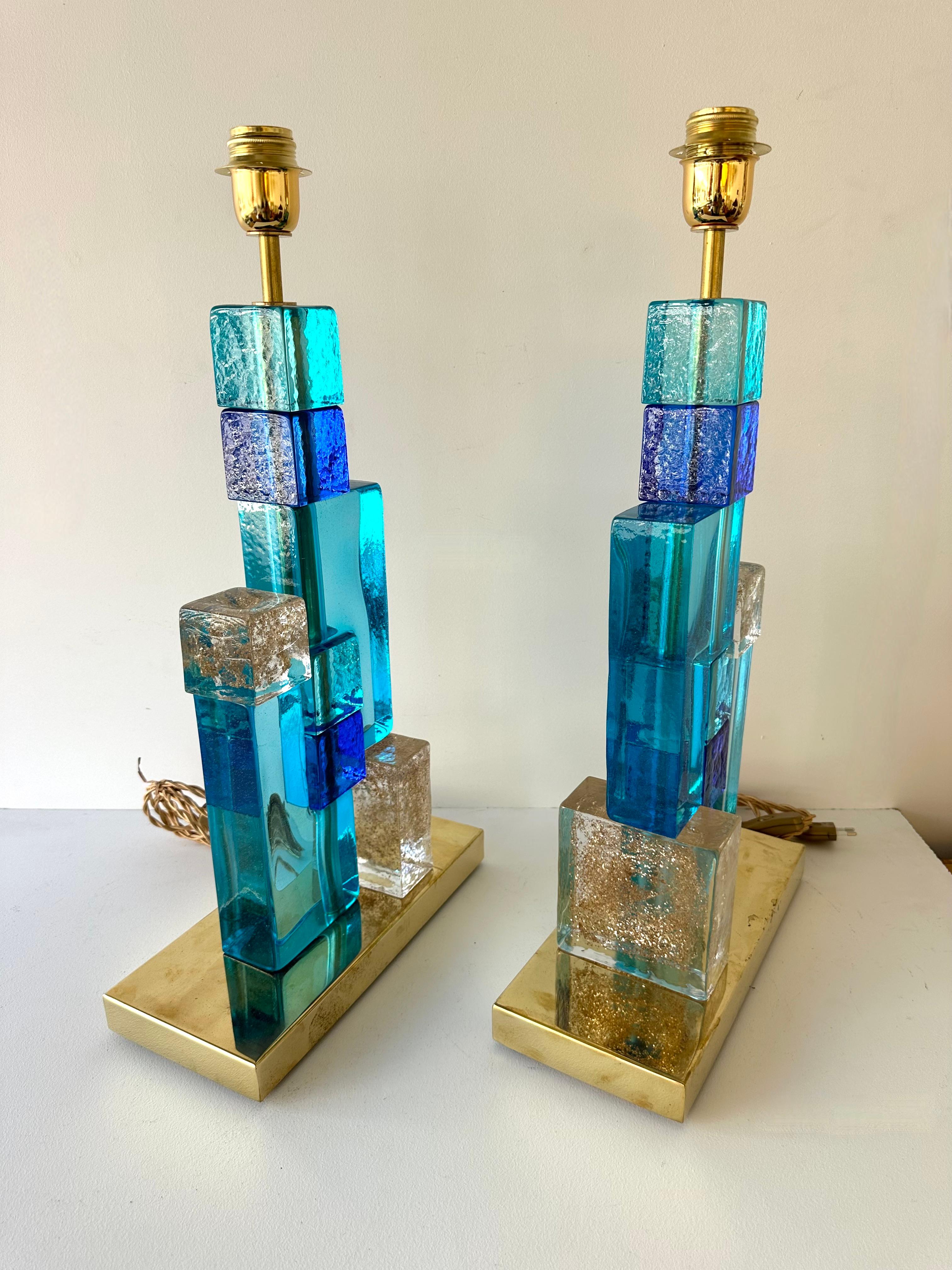 Contemporary Pair of Lamps Blue Gold Powder Cubic Murano Glass and Brass, Italy For Sale 1