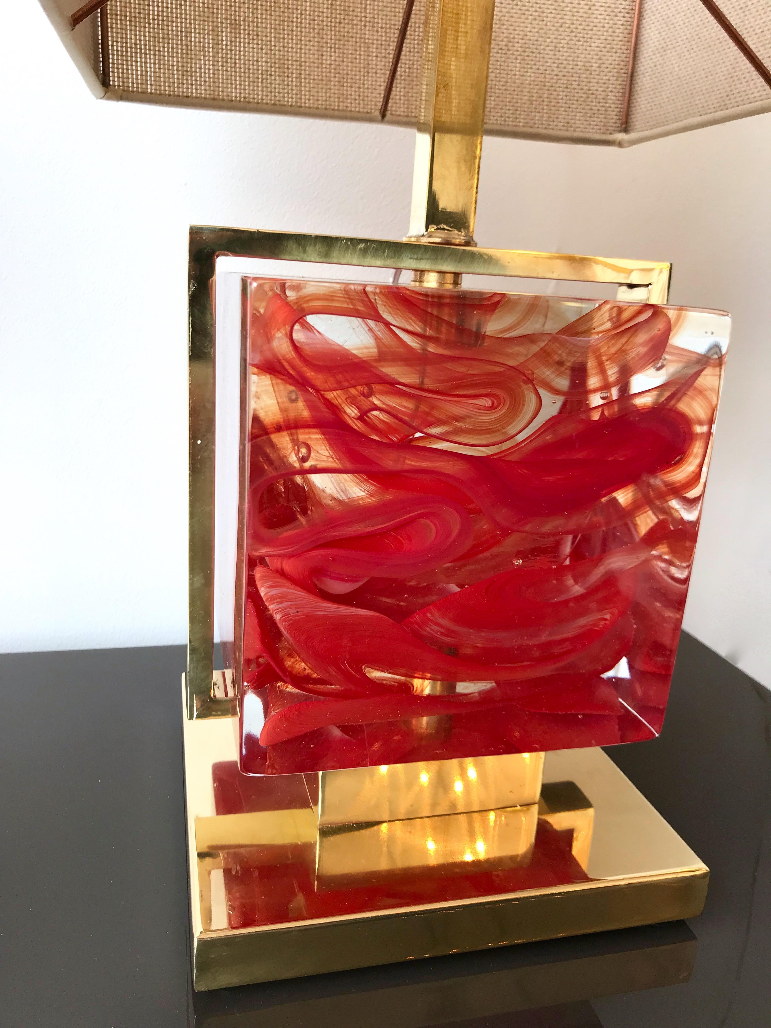 Contemporary Pair of Lamps Brass Cage Murano Glass Cube, Italy (Moderne der Mitte des Jahrhunderts)