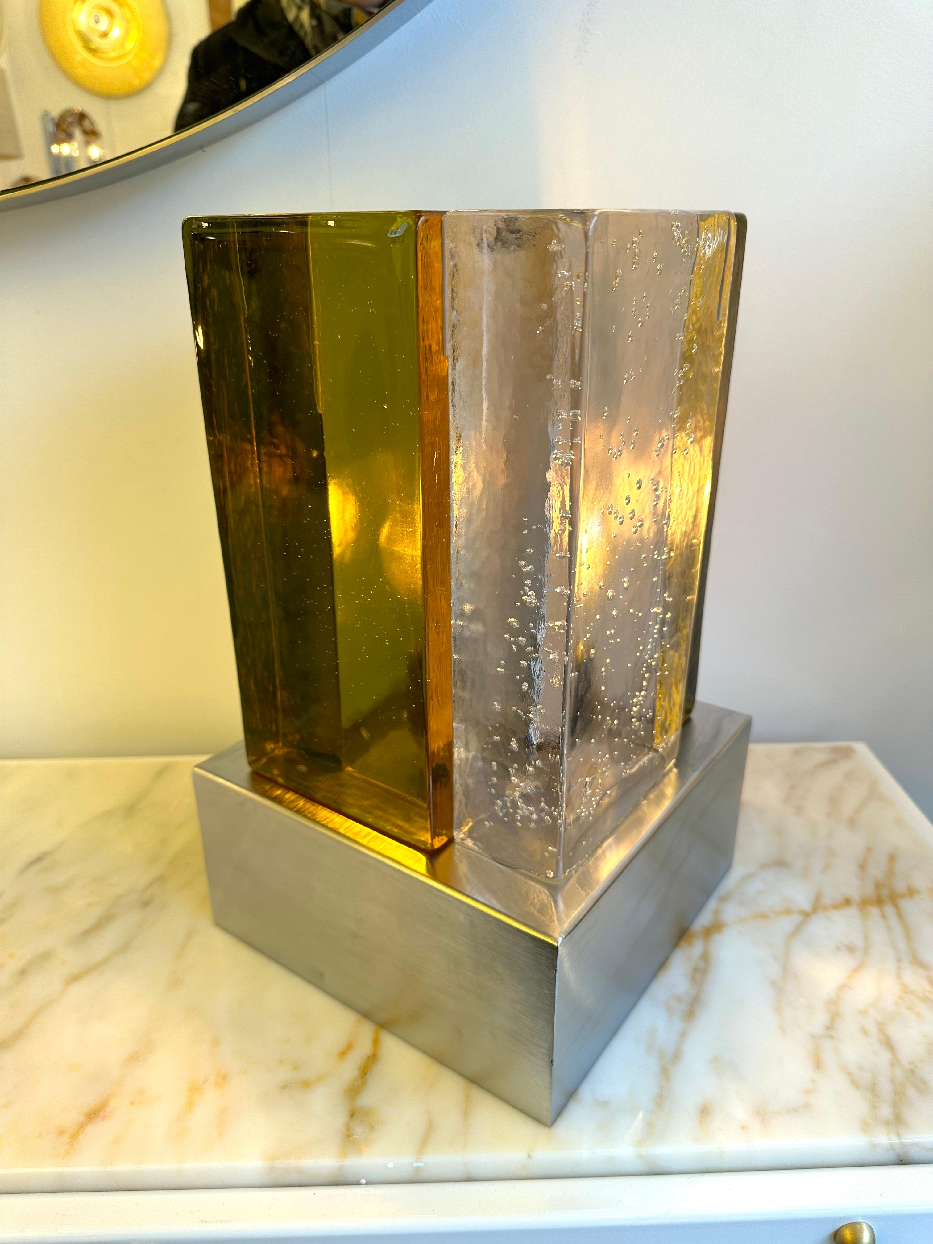 Zeitgenössisches Lampenpaar aus kubischem Murano-Glas und rostfreiem Stahl, Italien (Gepresst) im Angebot