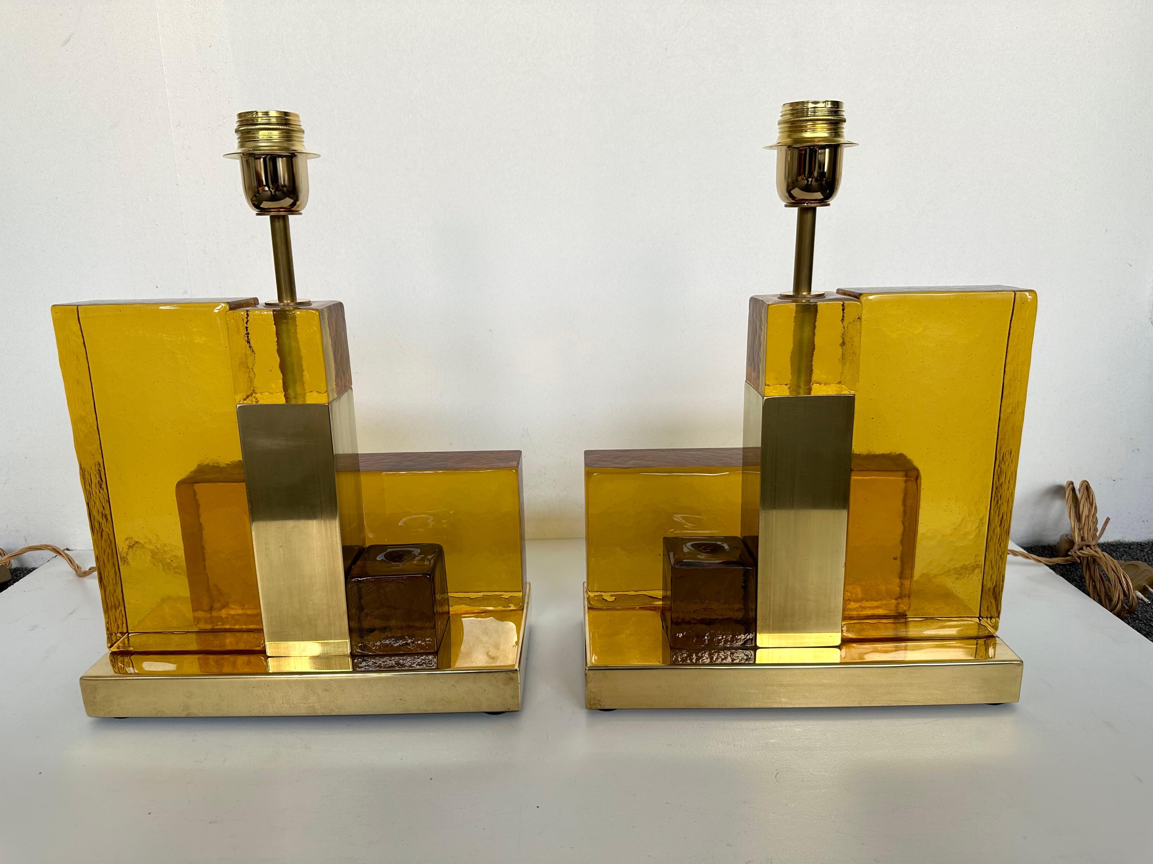 Contemporary Pair of Lamps Cubic Yellow Amber Murano Glass and Brass, Italy For Sale 6