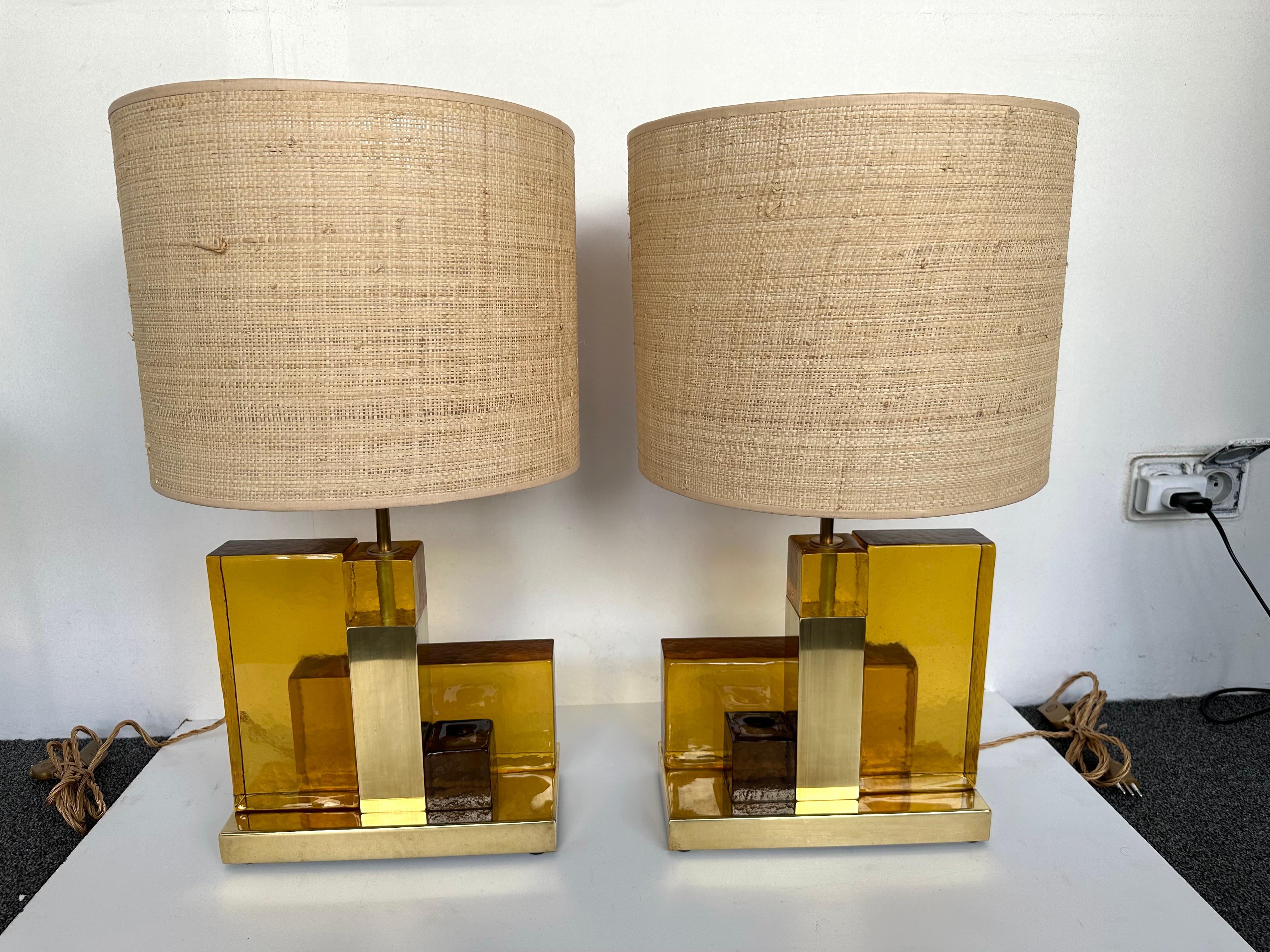 Pair of contemporary table or bedside lamps cubic pressed yellow amber and smoke Murano glass block and brass base. Few exclusive production. In the style of Mazzega, Veronese, Poliarte, Venini, Vistosi, Carlo Aldo Nason, Toni Zuccheri for