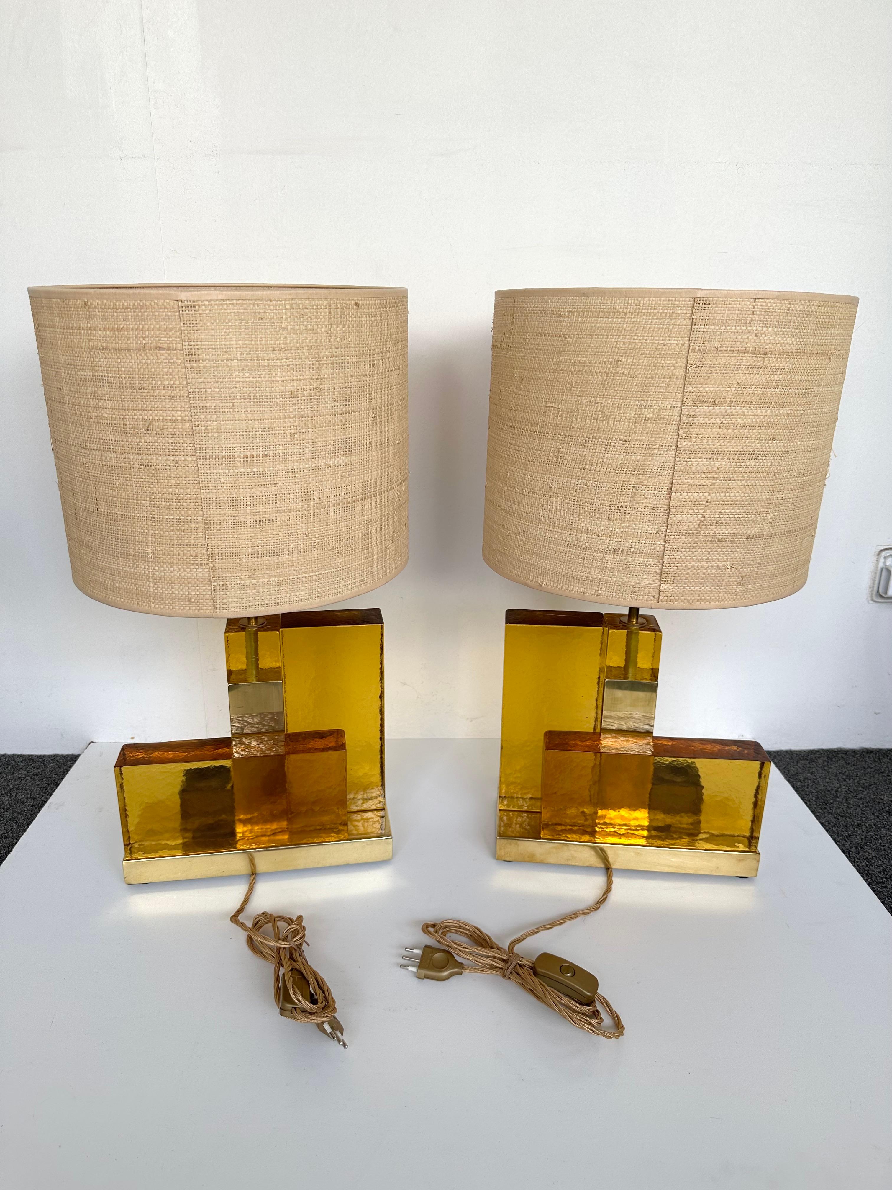 Contemporary Lampenpaar Cubic Yellow Amber Murano Glas und Messing, Italien (Moderne der Mitte des Jahrhunderts) im Angebot