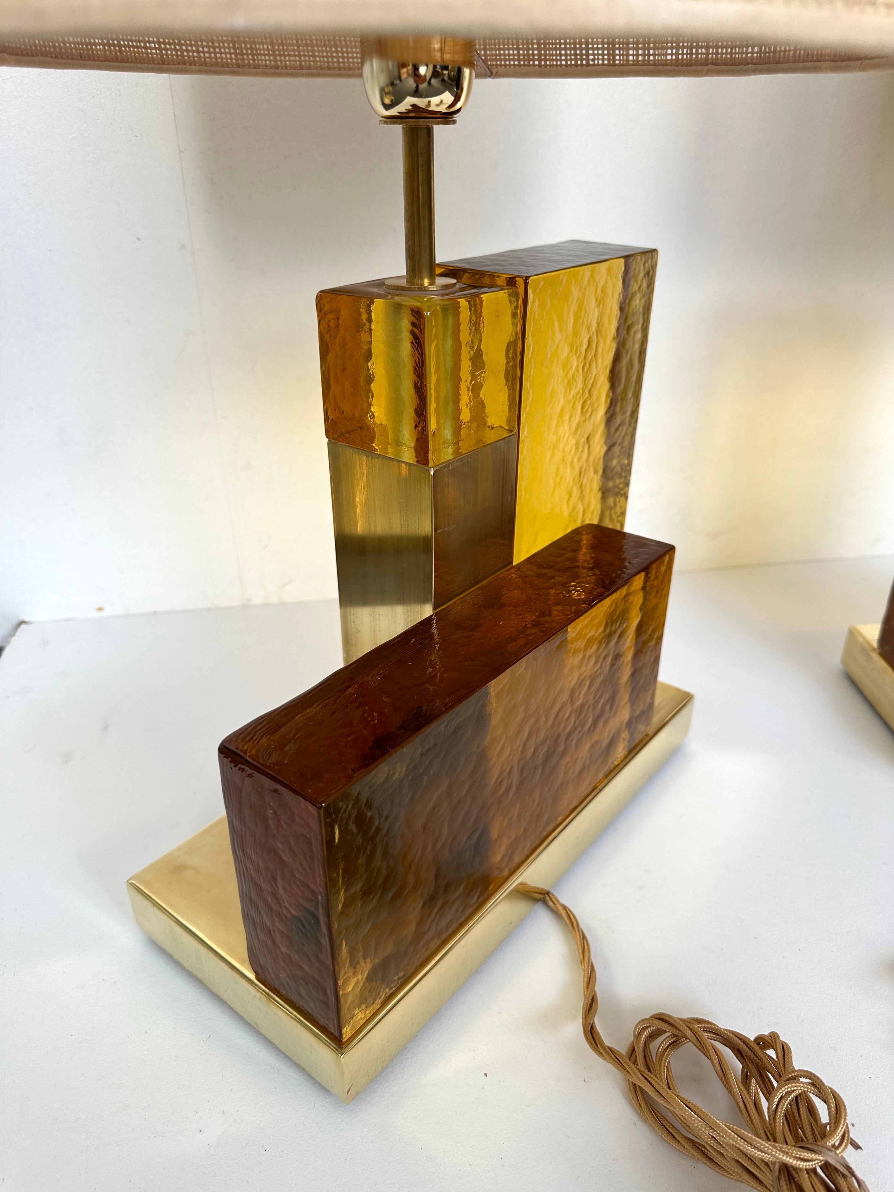 Contemporary Lampenpaar Cubic Yellow Amber Murano Glas und Messing, Italien (Italienisch) im Angebot