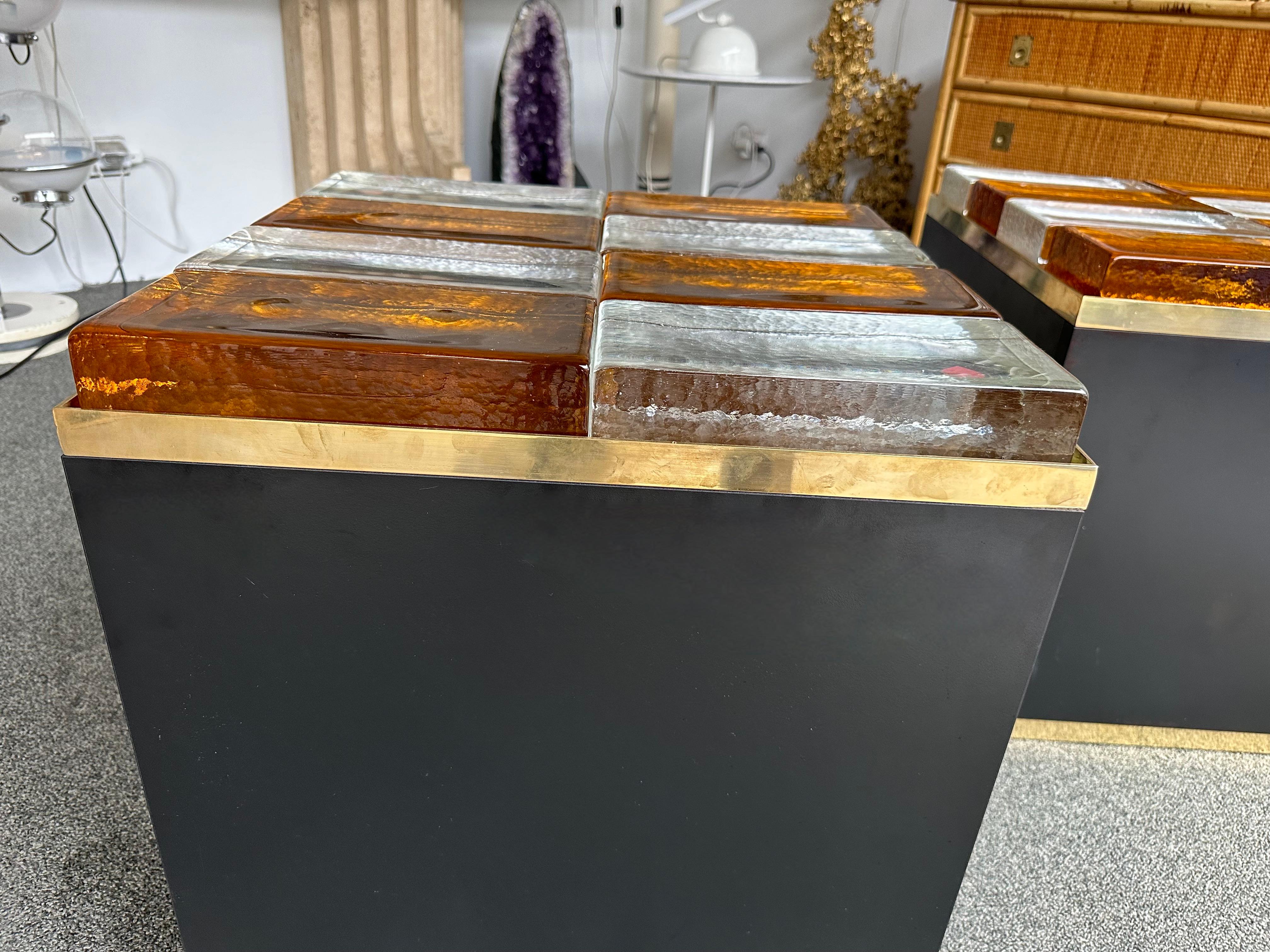 Coppia di tavolini contemporanei in vetro di Murano e ottone, Italia in vendita 5