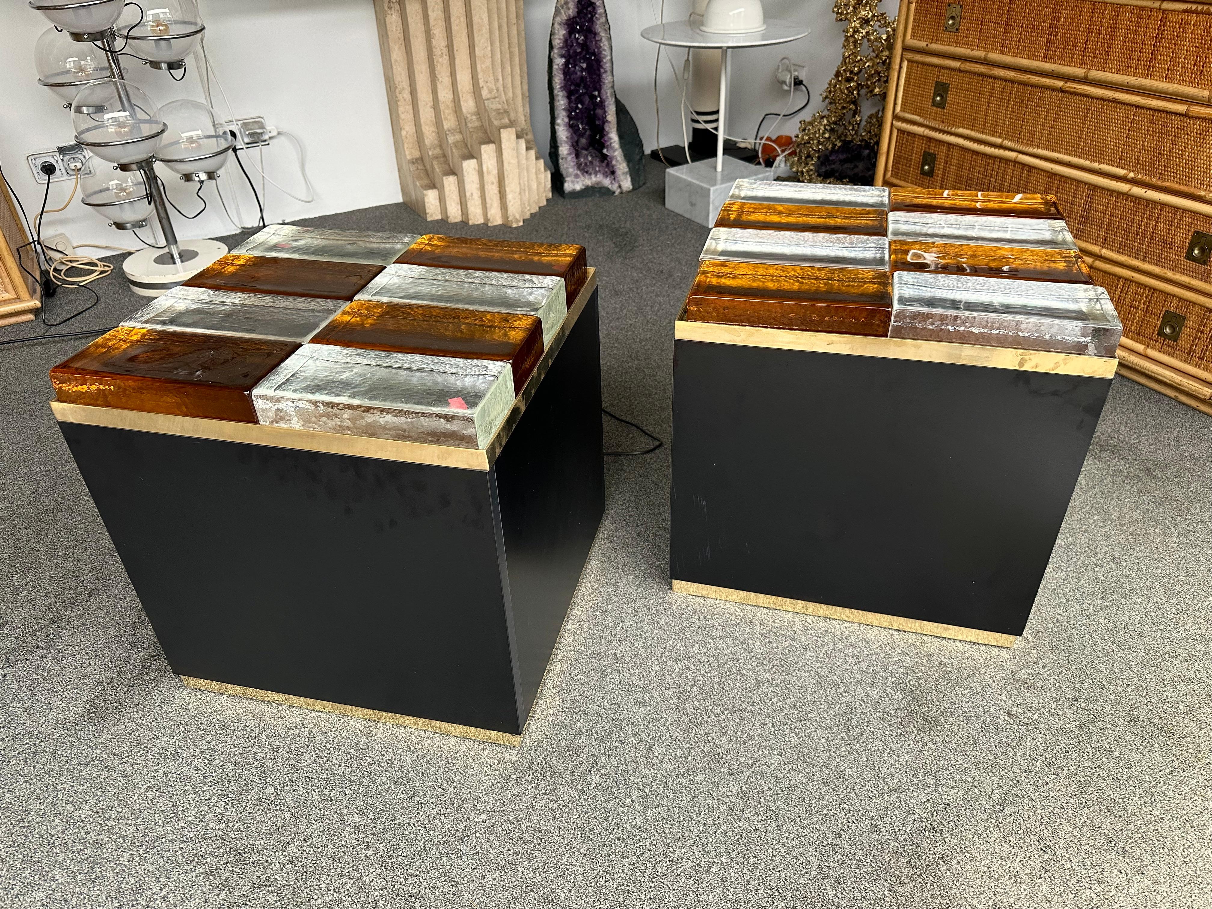 Coppia di tavolini contemporanei in vetro di Murano e ottone, Italia In condizioni buone in vendita a SAINT-OUEN, FR
