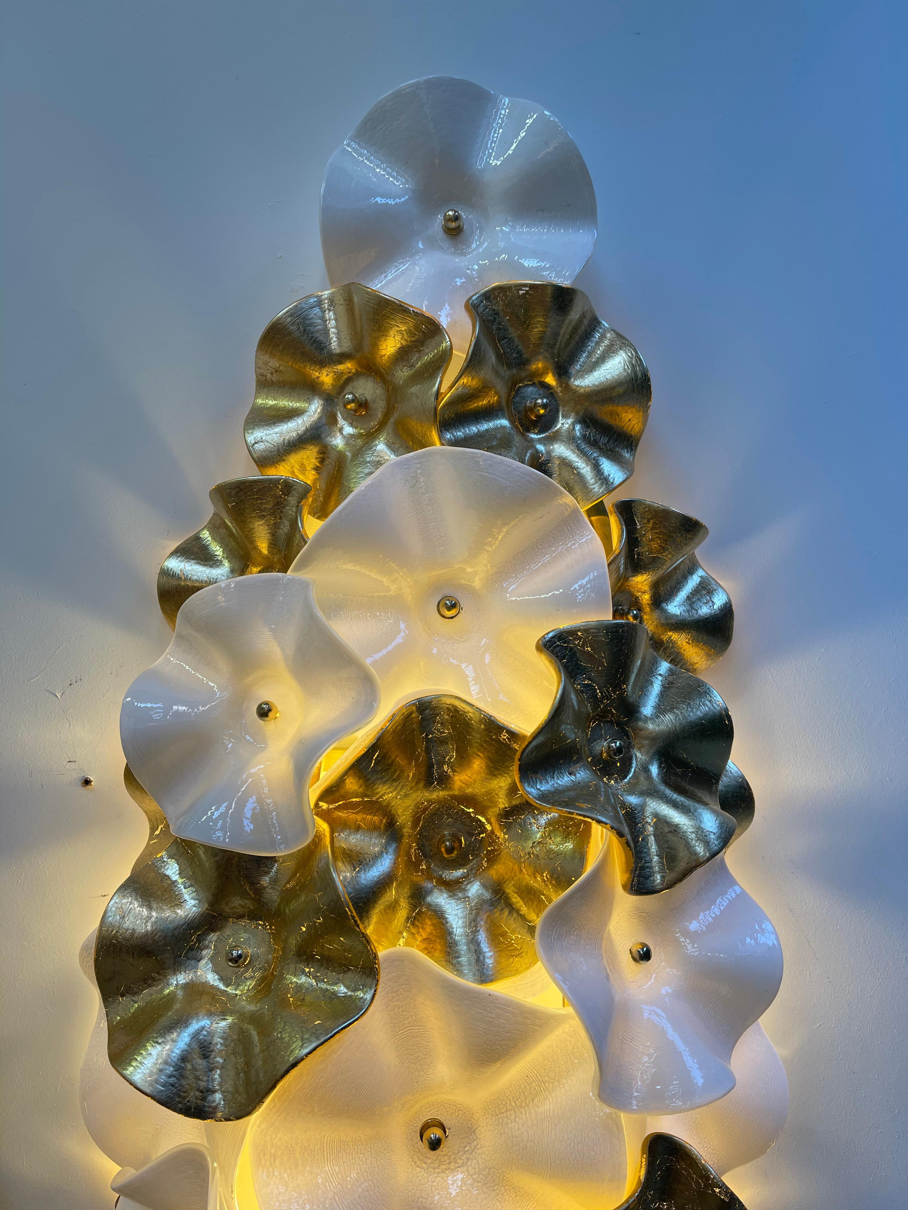 Contemporary Pair of Murano Glass Flowers and Brass Sconces, Italy 6