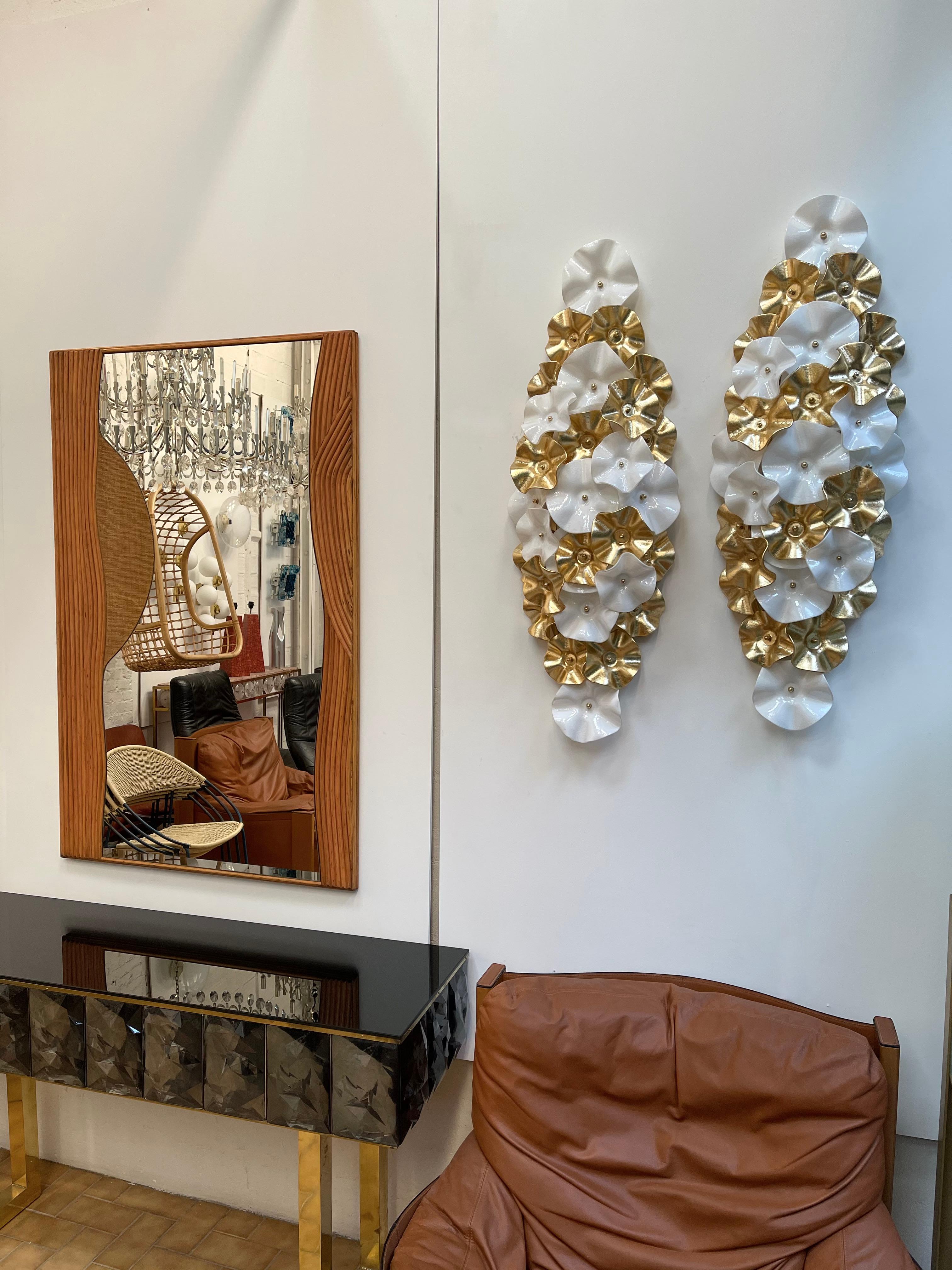 Contemporary Pair of Murano Glass Flowers and Brass Sconces, Italy 3