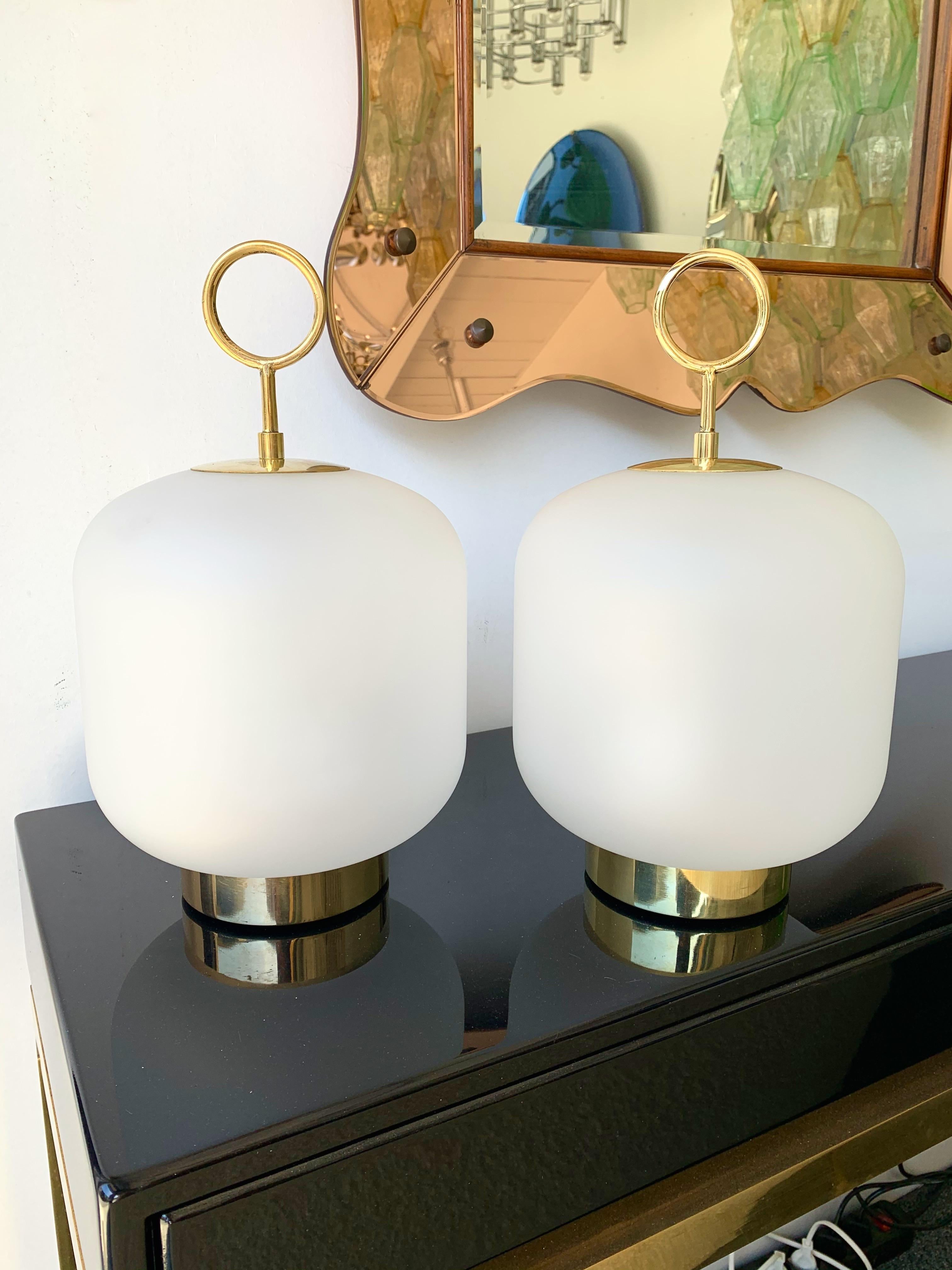 Contemporary Pair of Murano Glass Medium Can Lamps Brass Ring, Italy 2