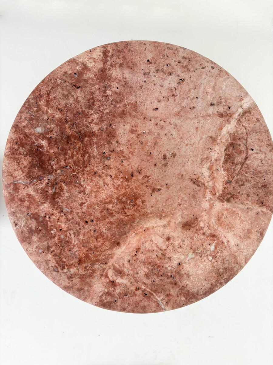 Contemporary Pair of Pink Travertine Side Tables In Good Condition For Sale In Brussels, BE