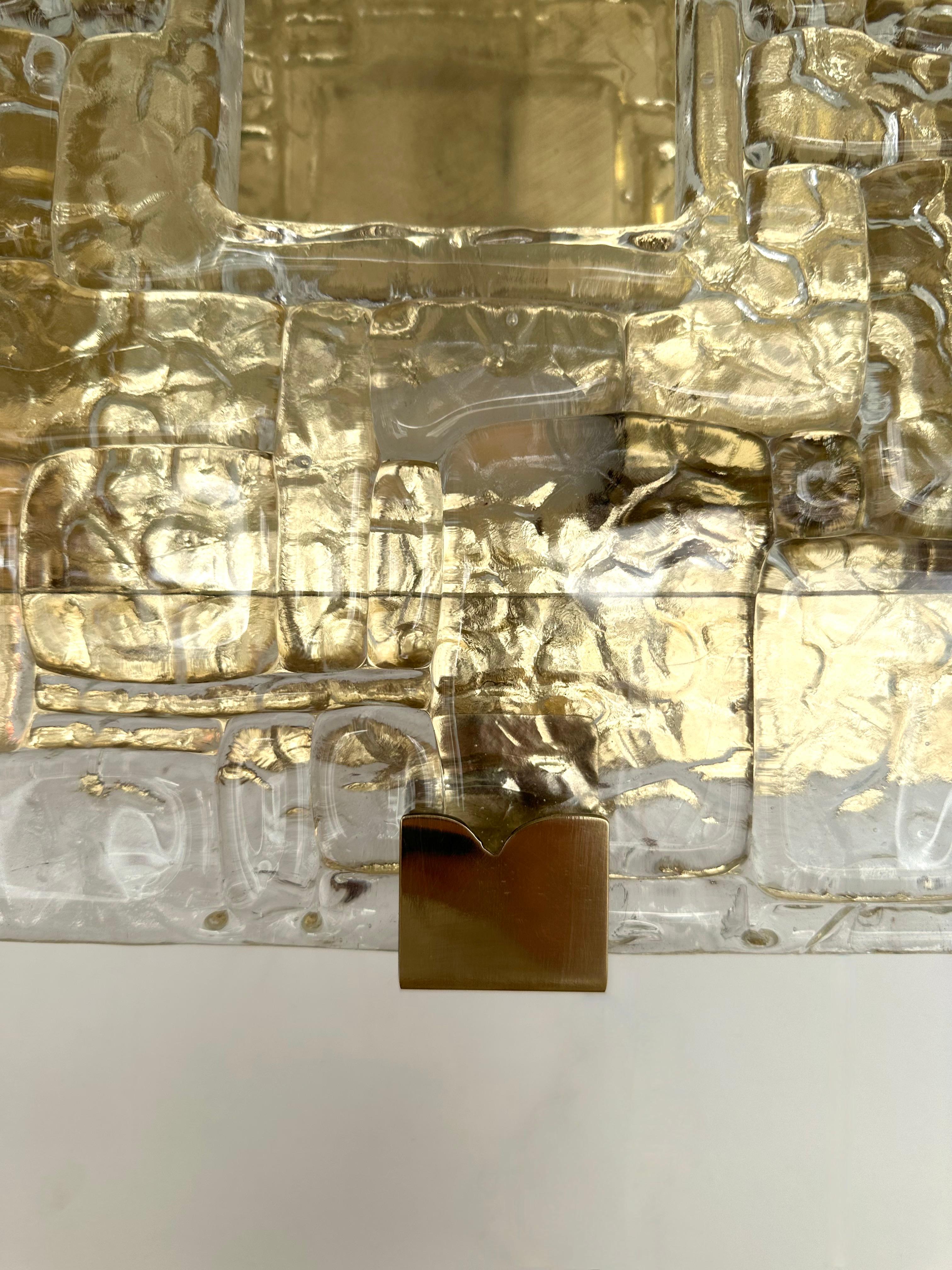 Contemporary Pair of Sconces Brass and Murano Glass Textured Blade, Italy For Sale 6