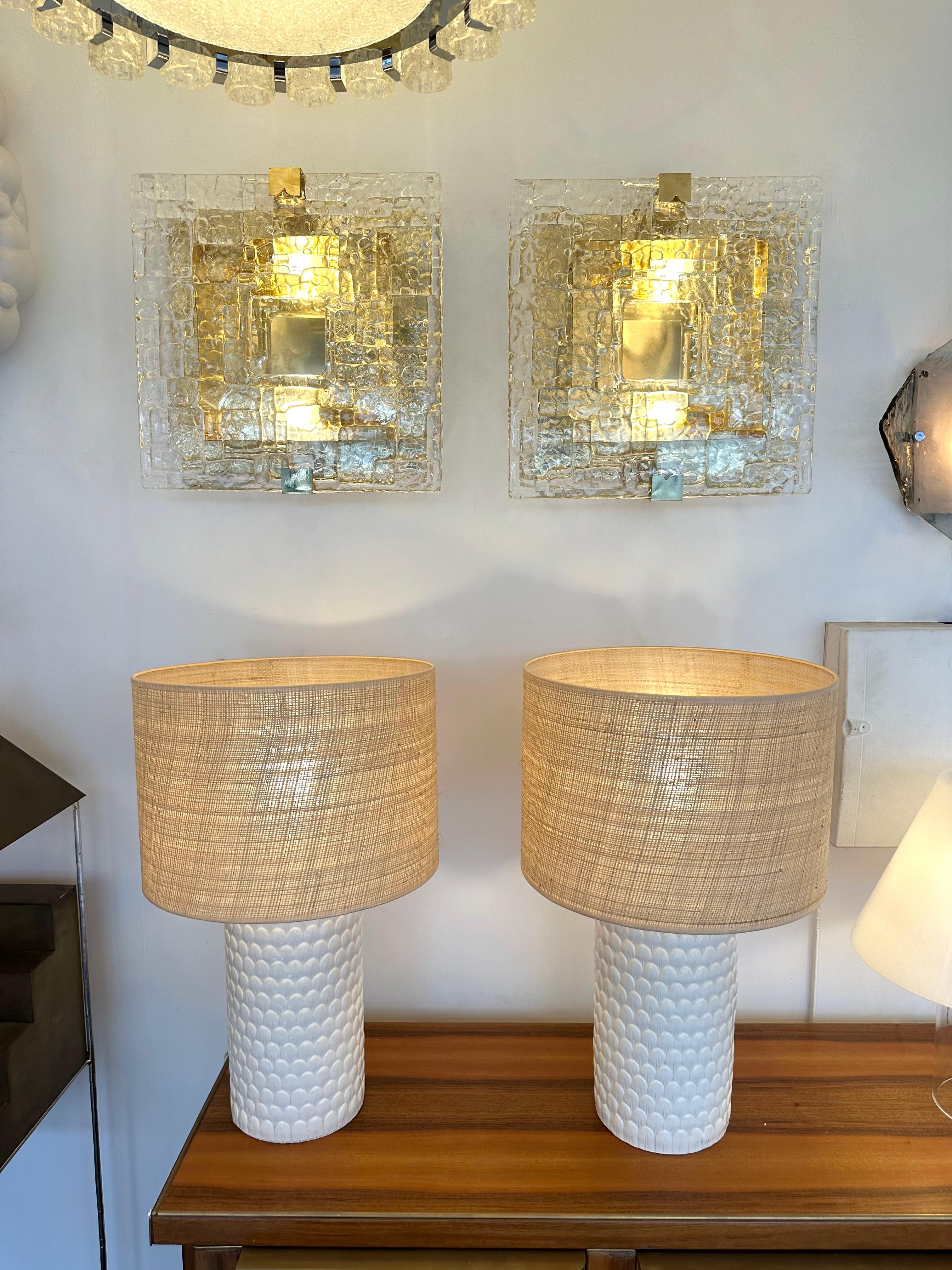 Contemporary Pair of Sconces Brass and Murano Glass Textured Blade, Italy In Good Condition For Sale In SAINT-OUEN, FR