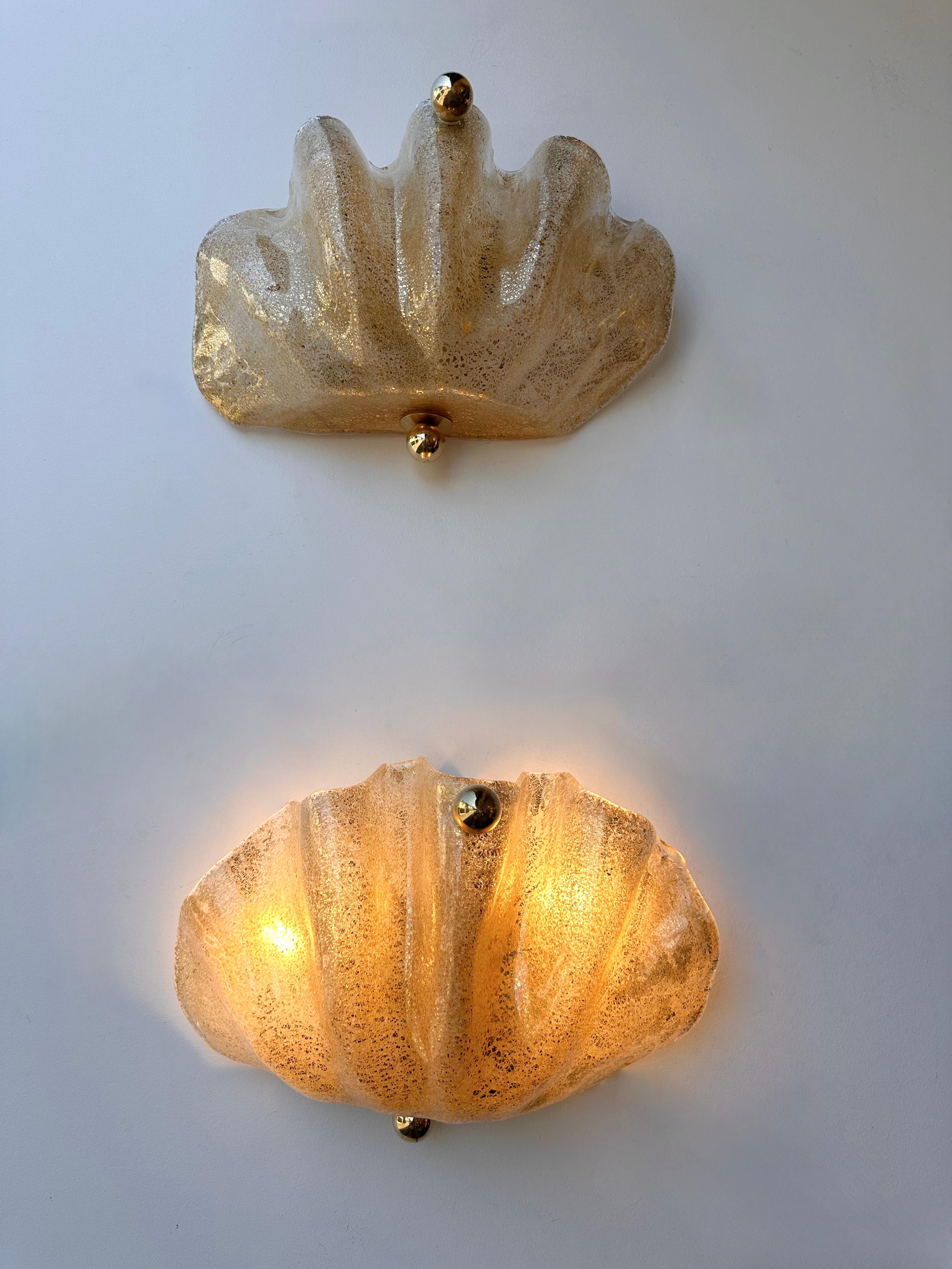 Contemporary Mid-Century Modern Space Age style Shell Murano glass with gold leaf and brass wall lamps lights lighting sconces. Minor imperfections due to artisanal handmade work. In the mood of Barovier Toso, Fabbian, Venini, Veronese, La Murrina,