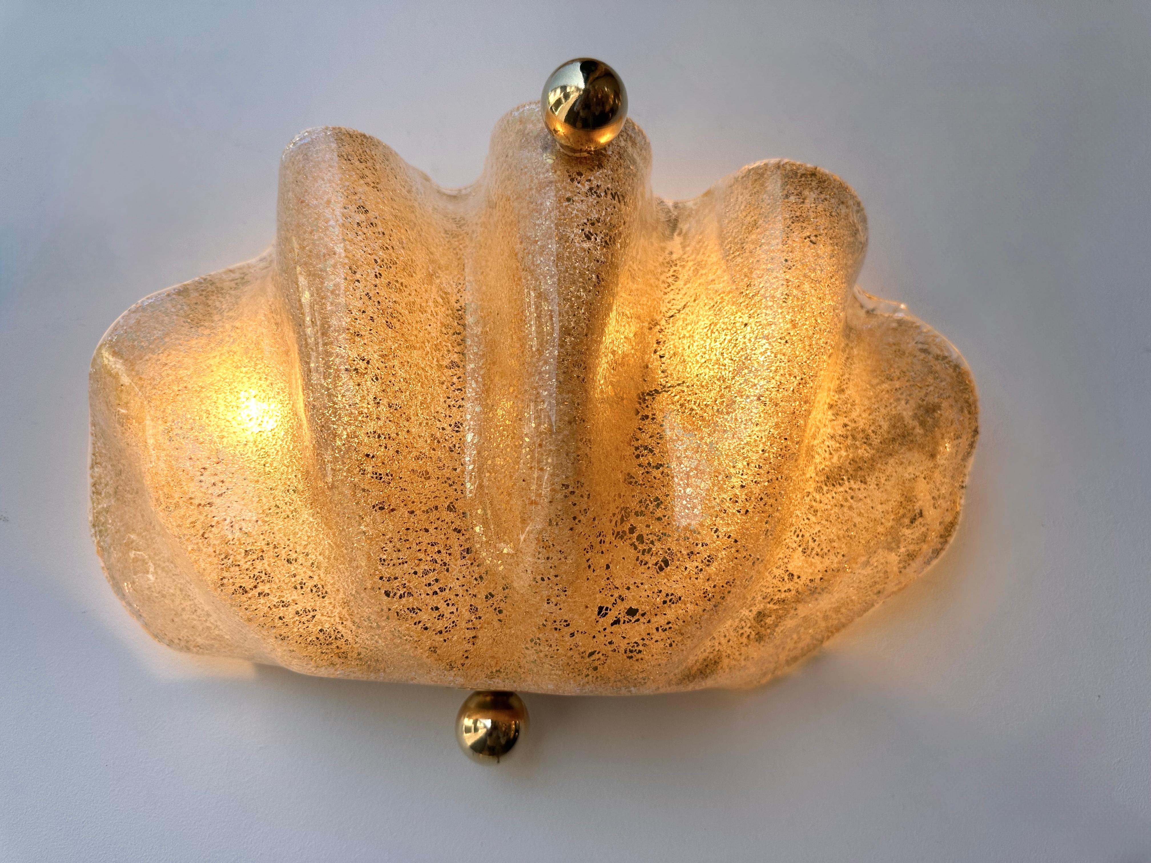 Mid-Century Modern Contemporary Pair of Shell Gold Leaf Murano Glass and Brass Sconces, Italy For Sale