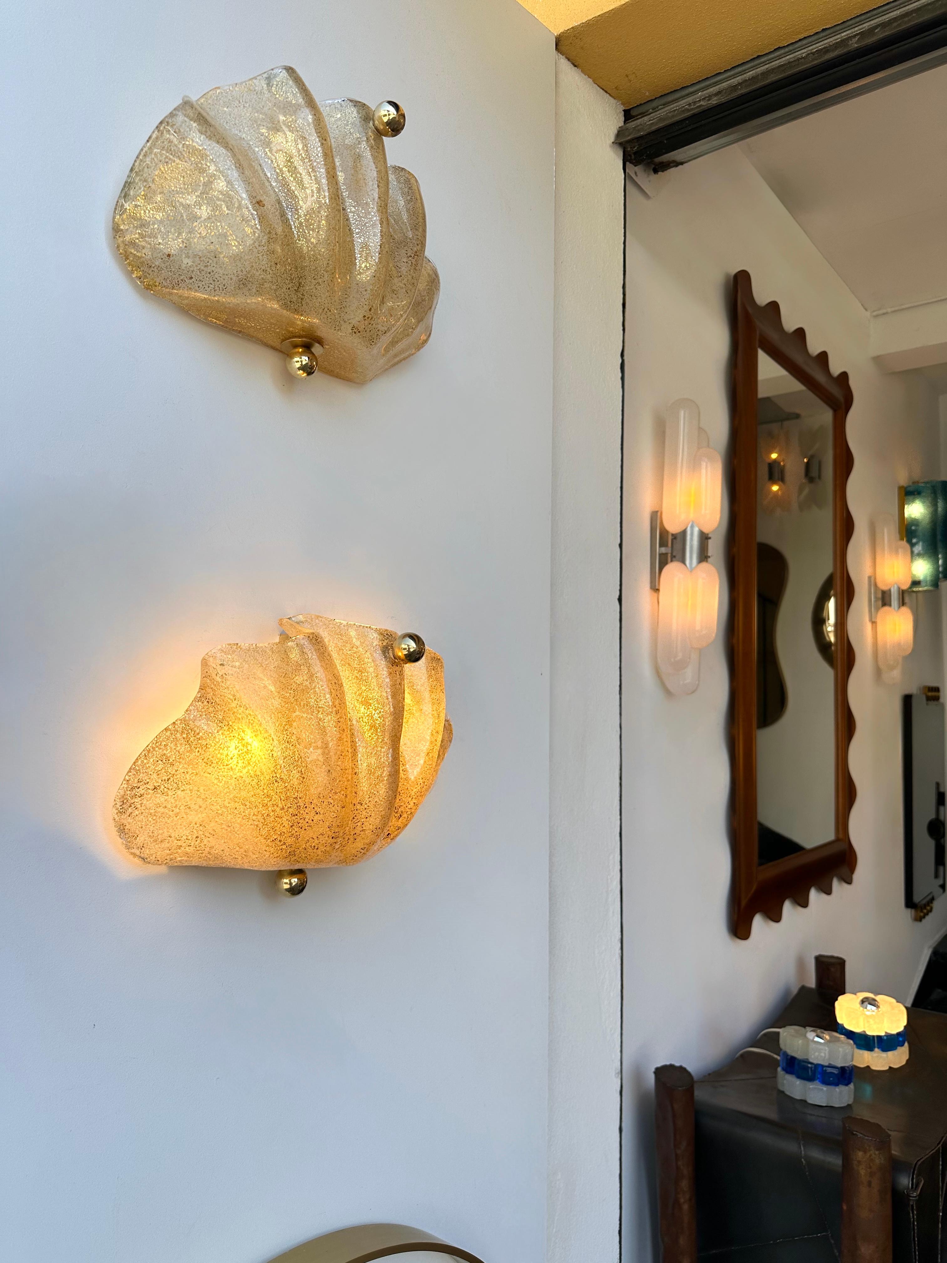 Italian Contemporary Pair of Shell Gold Leaf Murano Glass and Brass Sconces, Italy For Sale