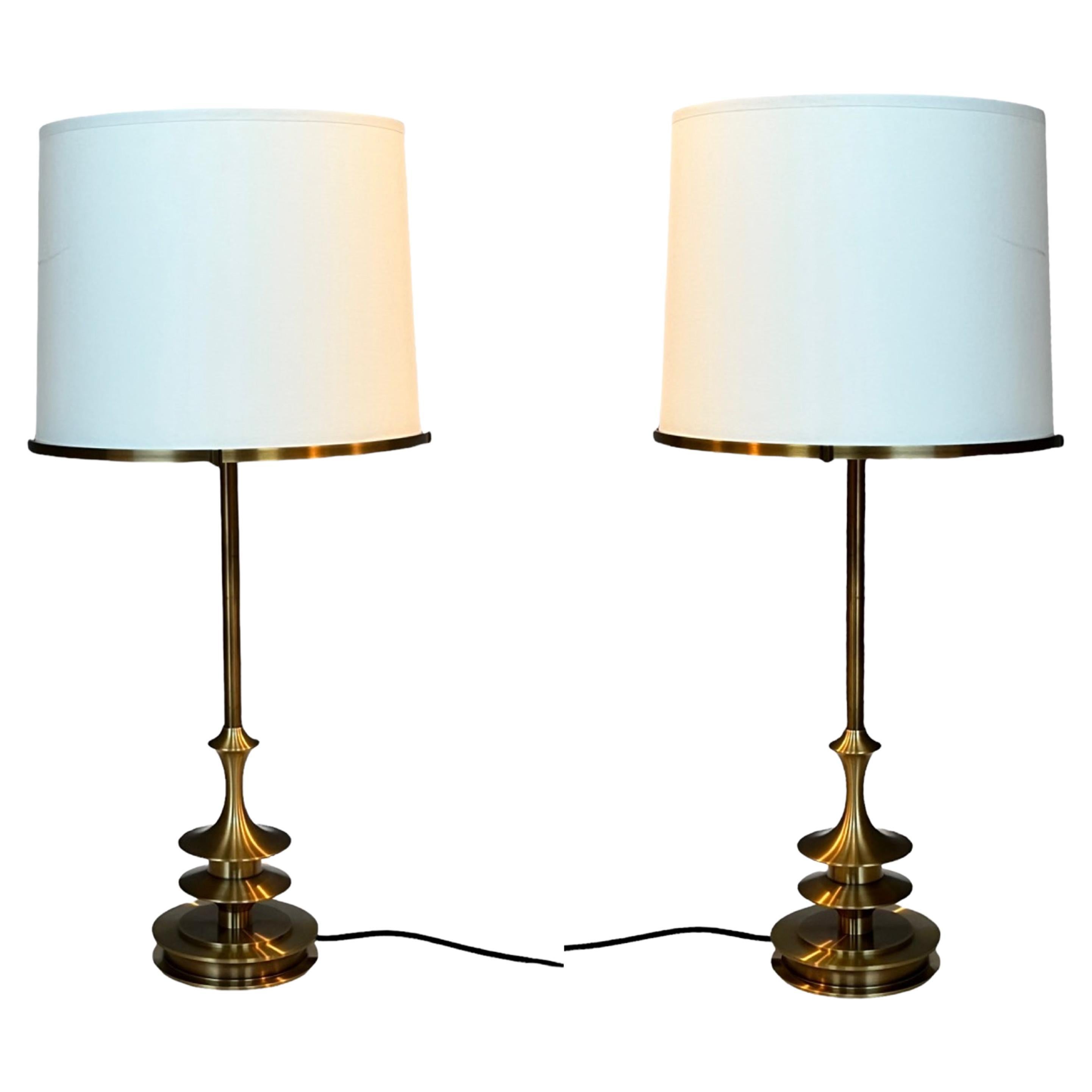helpen aanvaarden Landgoed Contemporary Pair of Side Table Lamps, Solid Brass by Designer Solis  Betancourt at 1stDibs