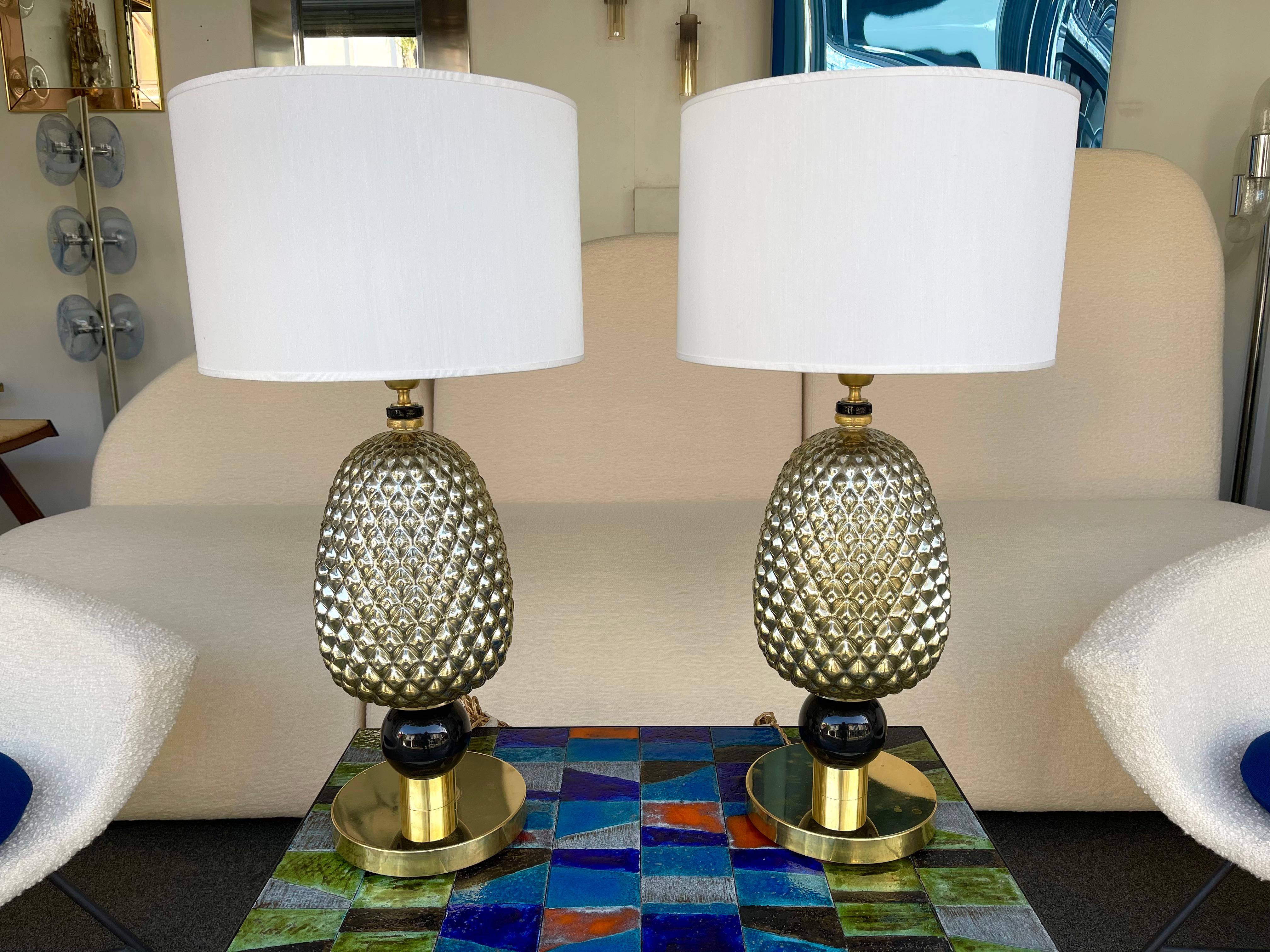 Pair of table or bedside lamps silver goldish gold and black ball pineapple palm tree Murano glass and brass. In the mood of Maison Jansen, Charles, Hollywood regency, Veronese, Venini, Vistosi, La Murrina, Mazzega.

Demo shades not included.