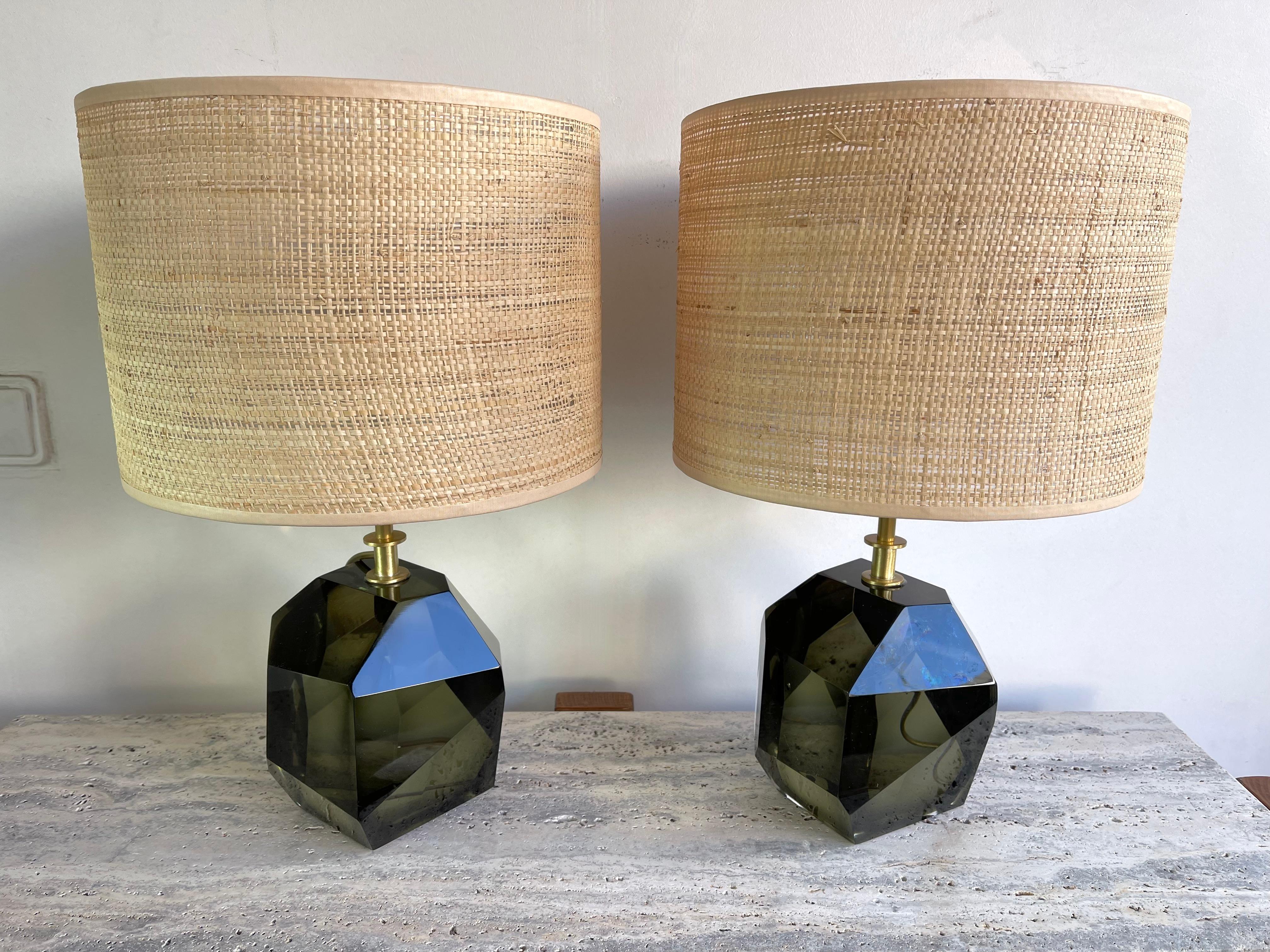 Contemporary Pair of Stone Diamond Murano Glass and Brass Lamps, Italy For Sale 7