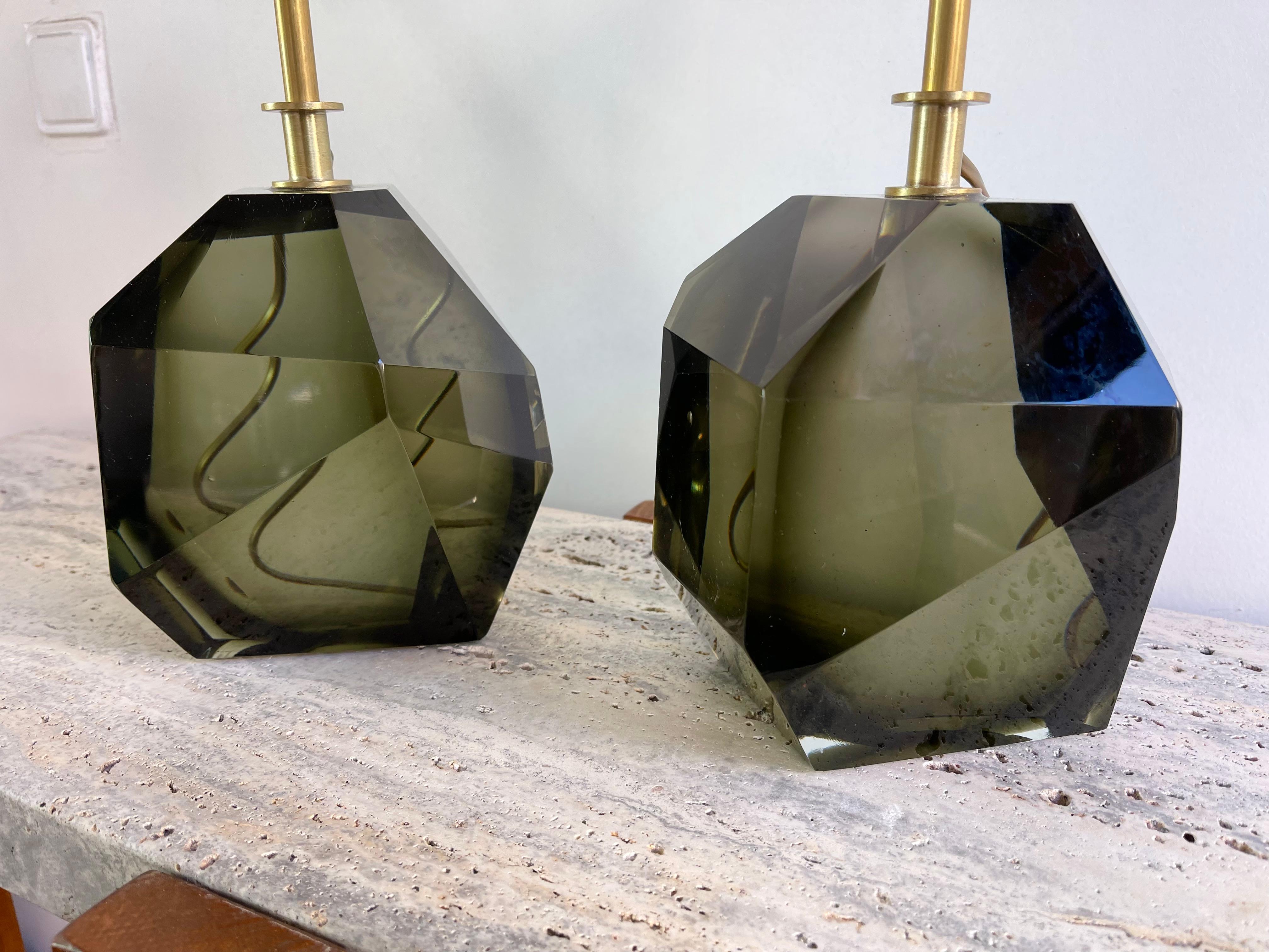 Contemporary Pair of Stone Diamond Murano Glass and Brass Lamps, Italy For Sale 1