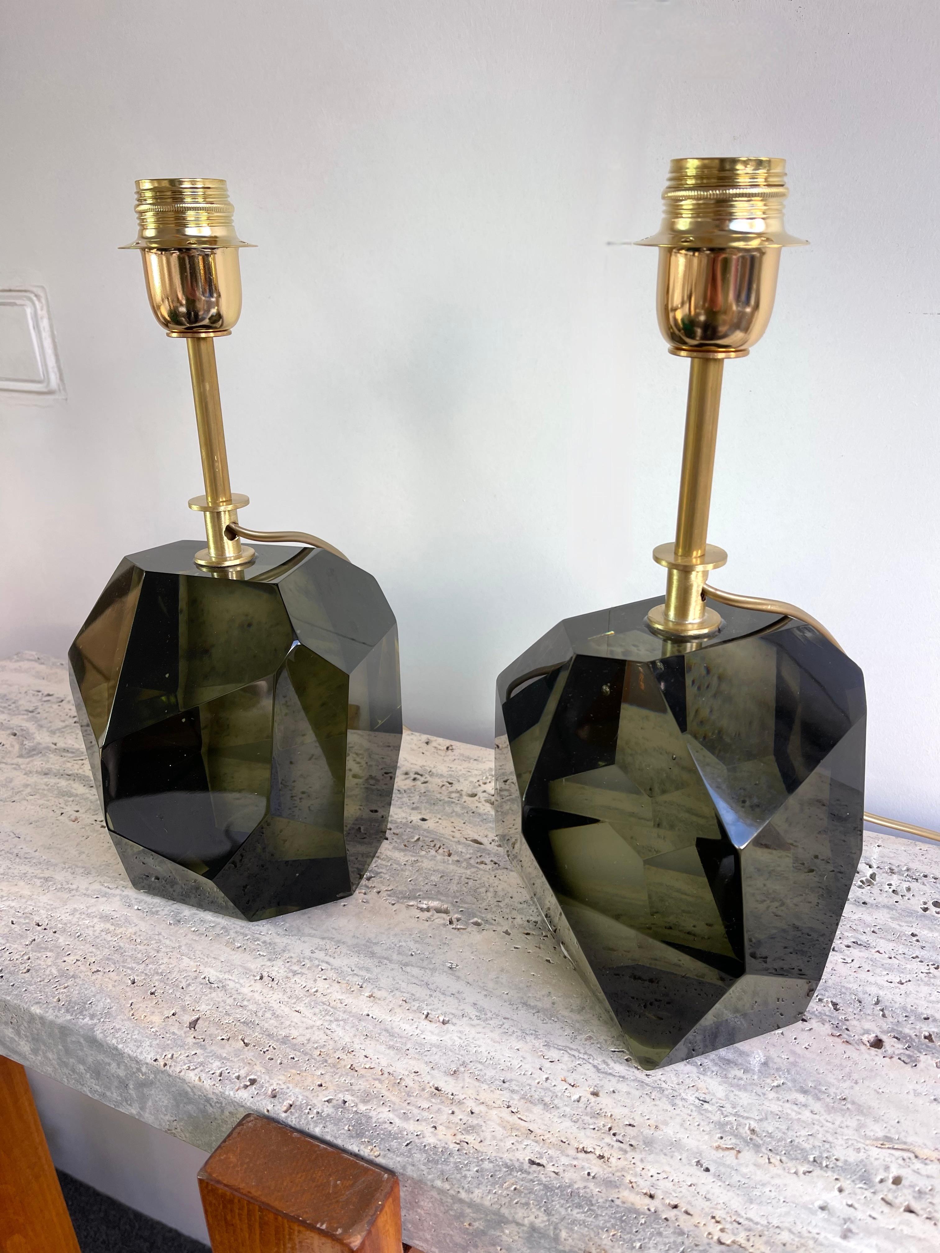 Contemporary Pair of Stone Diamond Murano Glass and Brass Lamps, Italy For Sale 4