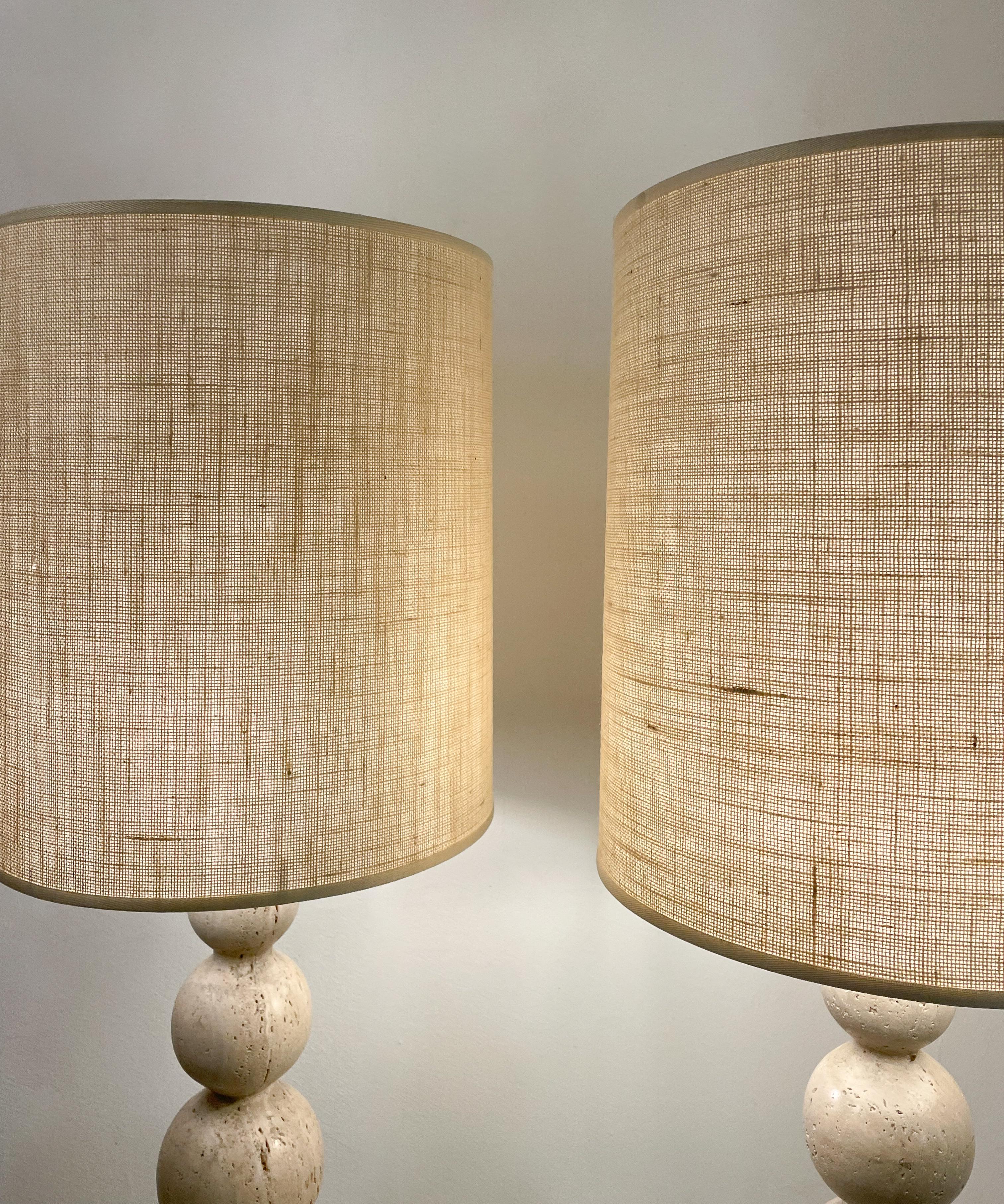 Contemporary Pair of travertine Lamps, Italy For Sale 3