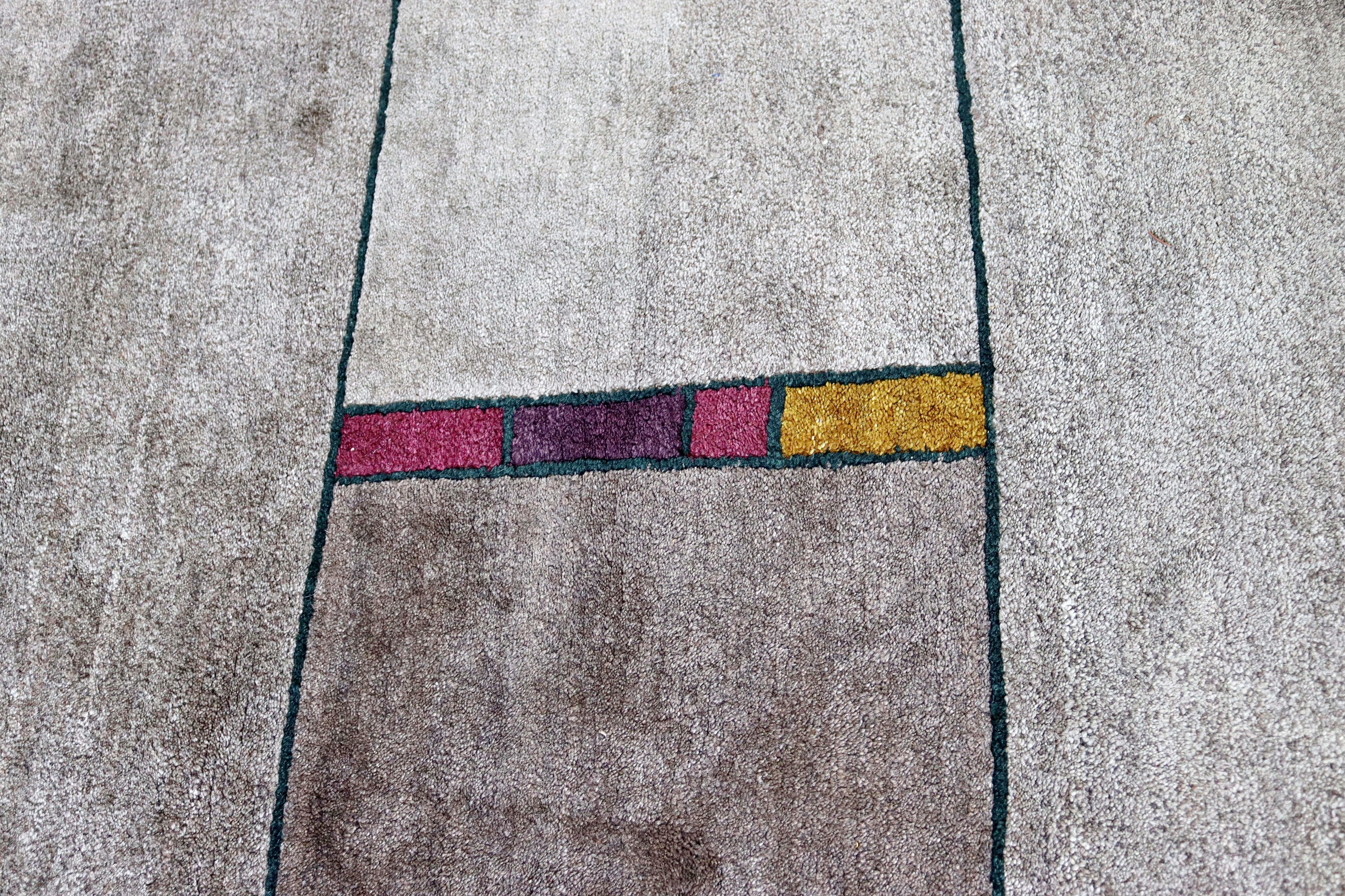 Contemporary Pair of Tufenkian Knecht AG Area Rugs Carpets Switzerland Gray In Good Condition In Keego Harbor, MI