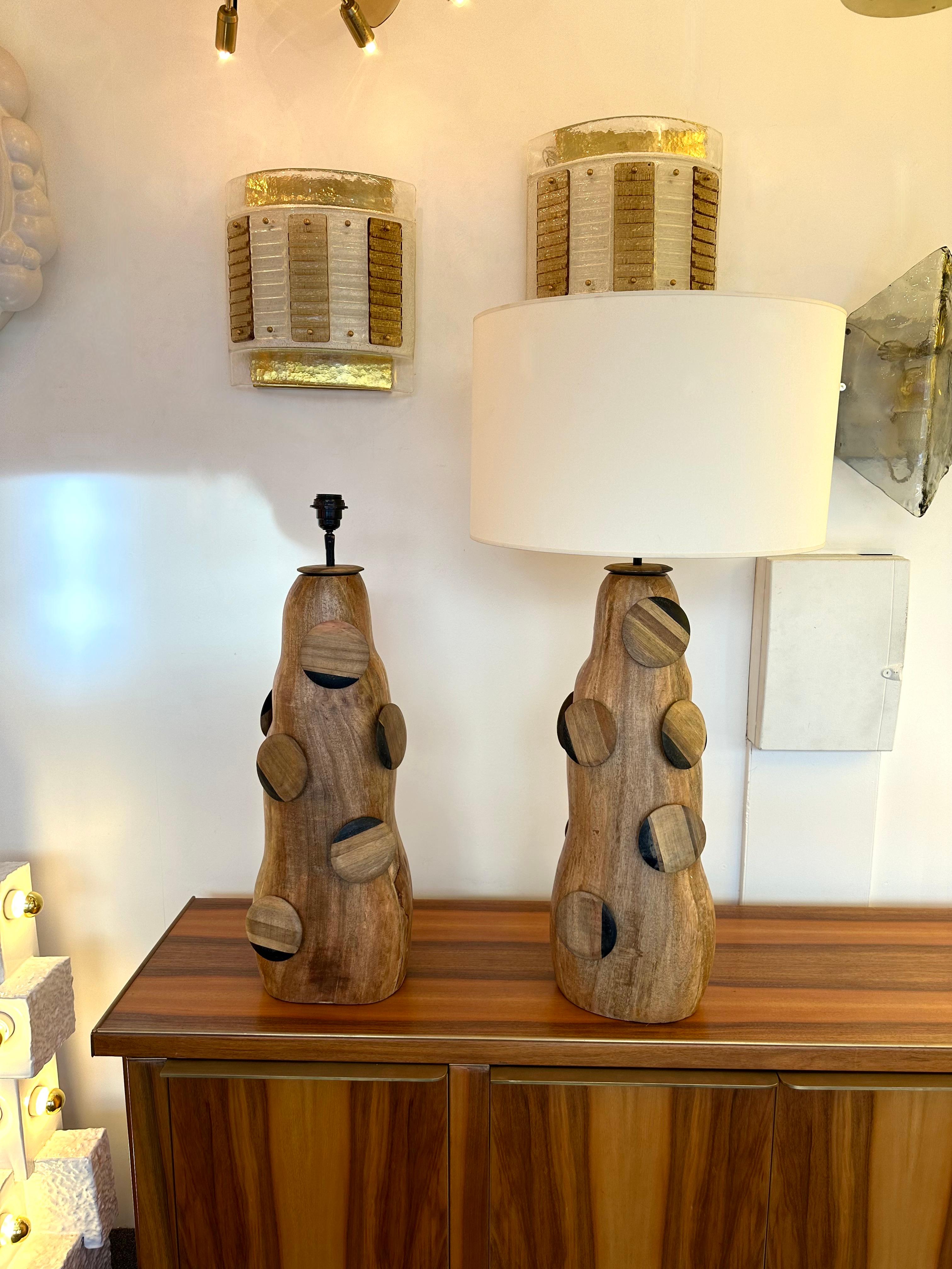 Mid-Century Modern Contemporary Pair of Wood Discs Lamps, Italy For Sale