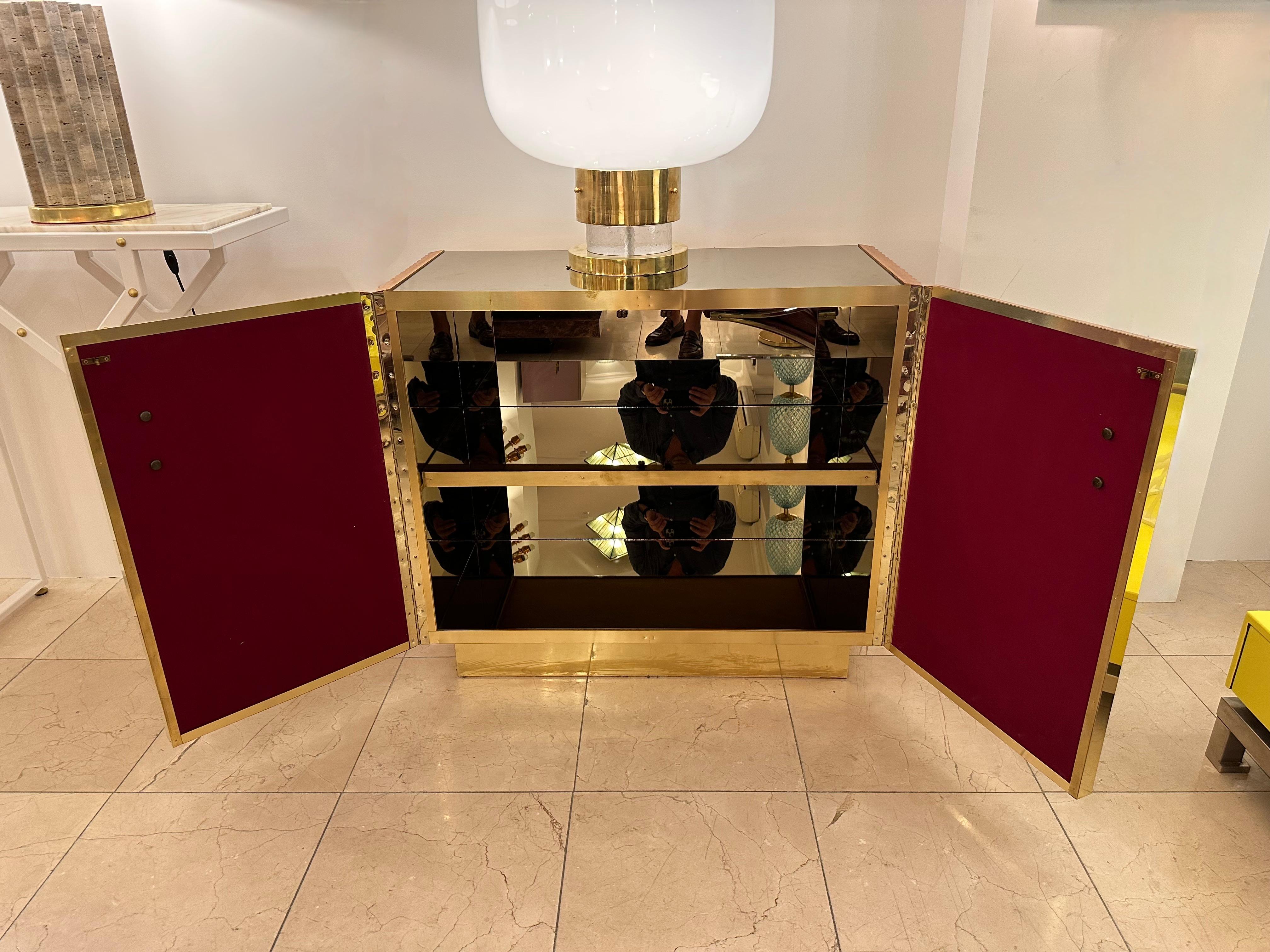 Contemporary Pair of Wood Plissé Brass Mirror Buffets Cabinets, Italy For Sale 8