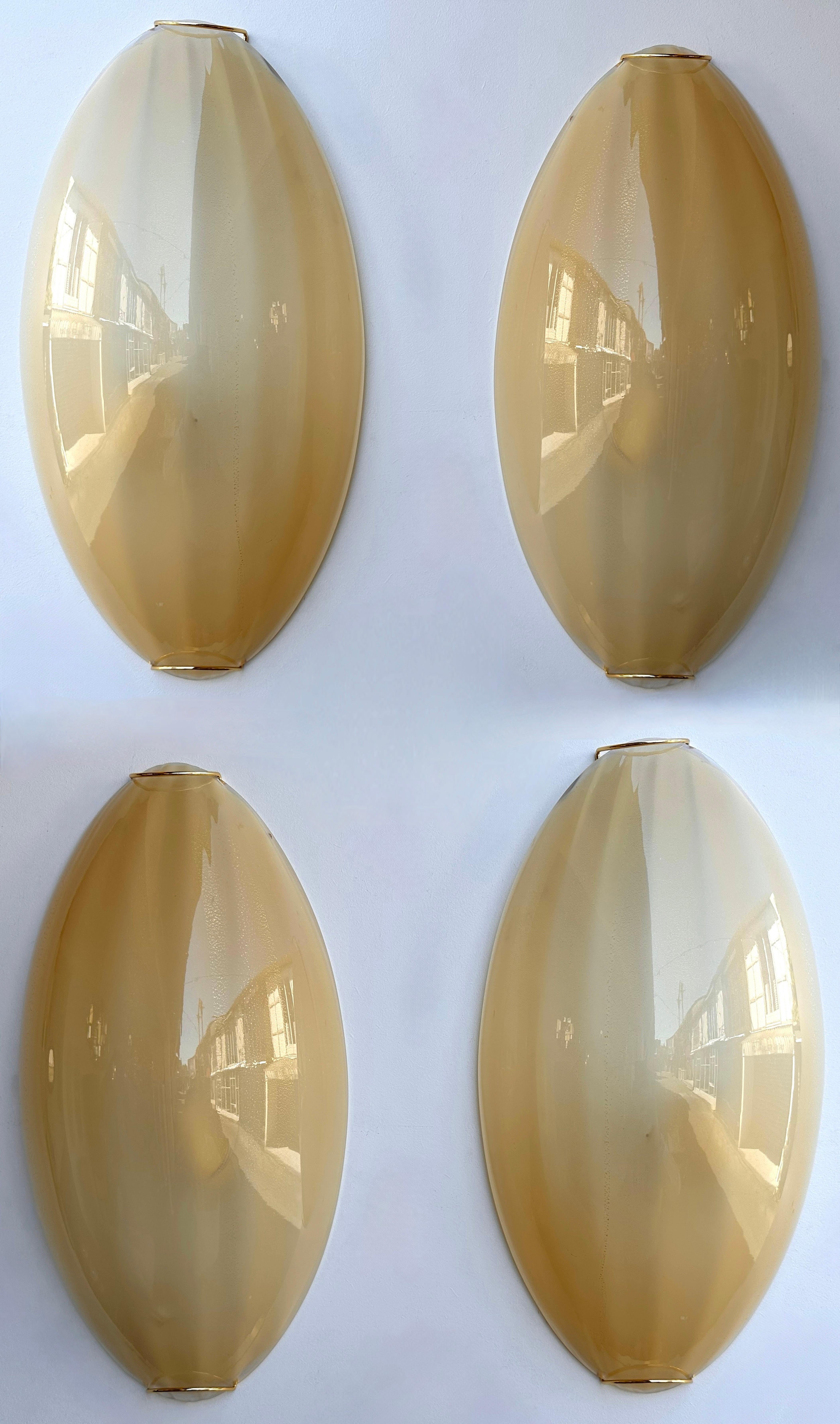 Paire d'appliques contemporaines en verre de Murano et laiton à feuilles d'or jaune, Italie en vente 5