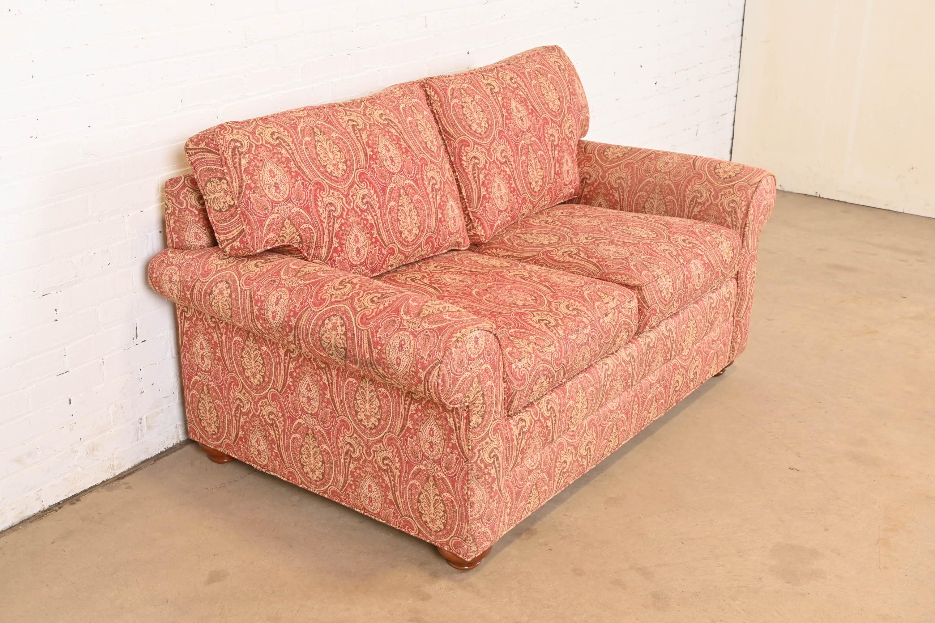 Contemporary Paisley Upholstered Loveseat In Good Condition For Sale In South Bend, IN
